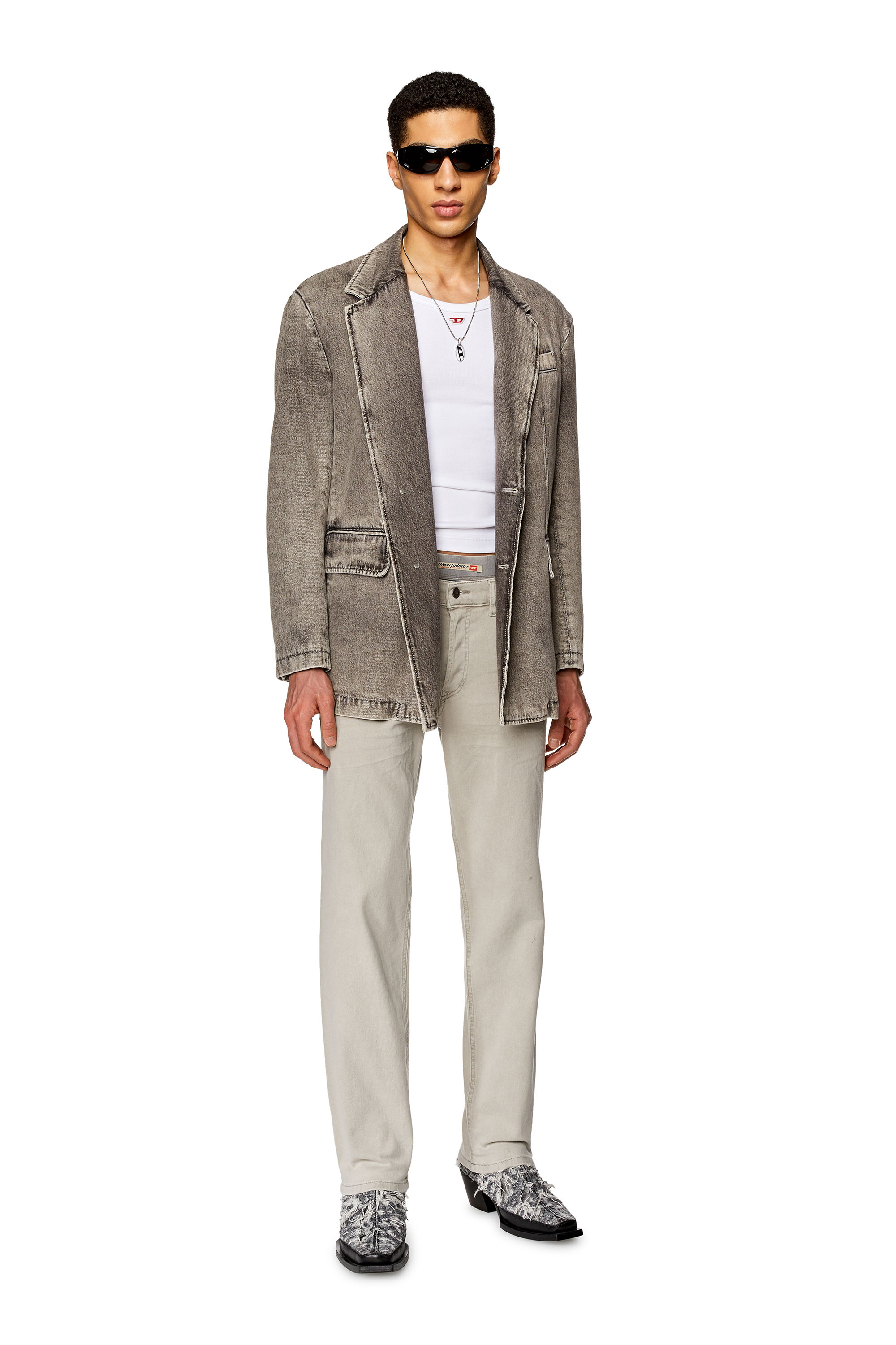Diesel - 2023 D-Finitive 0QWTY Tapered Jeans, Gris Clair - Image 4