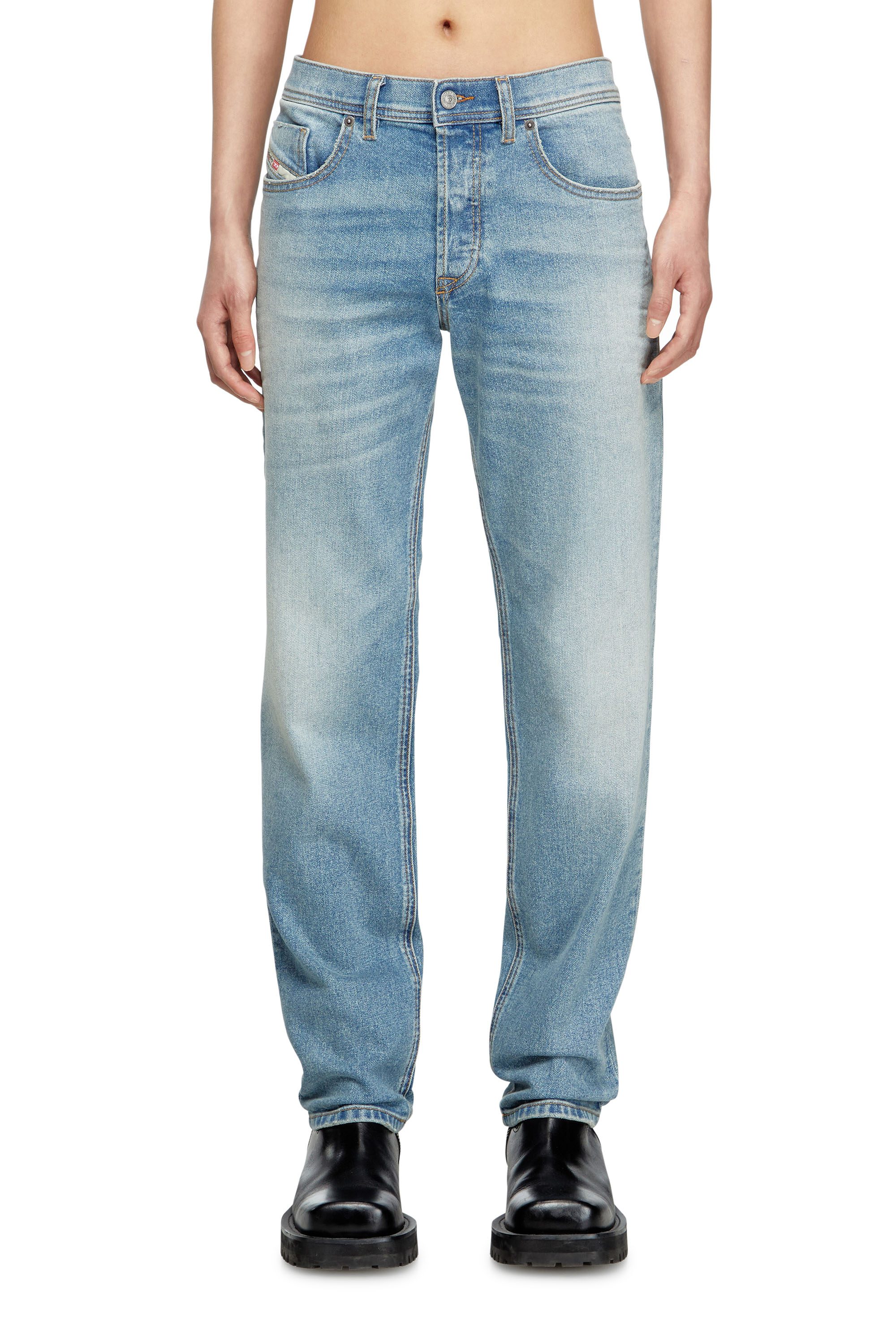 Diesel - Regular Jeans 2023 D-Finitive 0DBEH Homme, Bleu Clair - Image 1