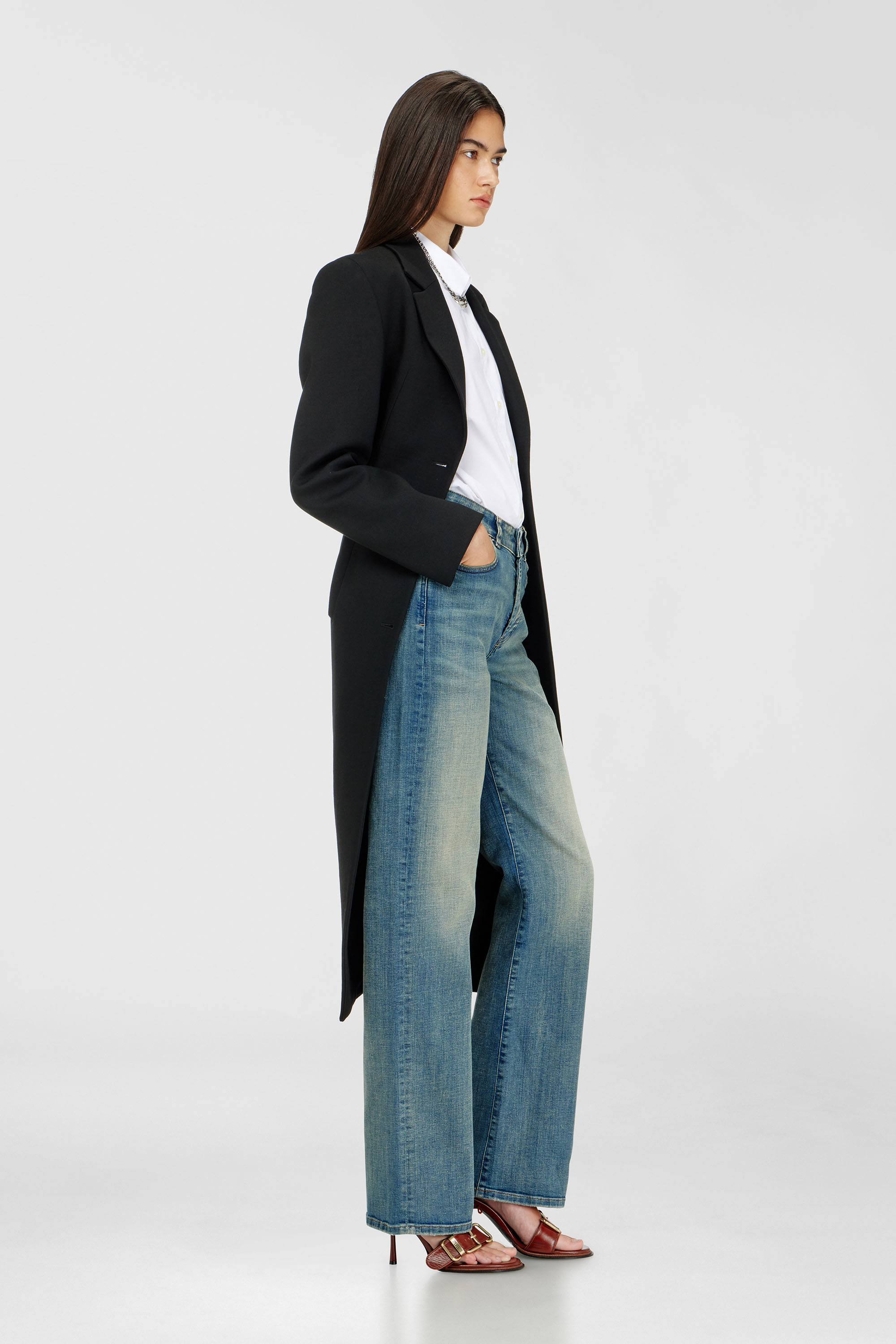 Diesel - Regular Jeans 1971 D-Sent 09N32 Femme, Bleu moyen - Image 1