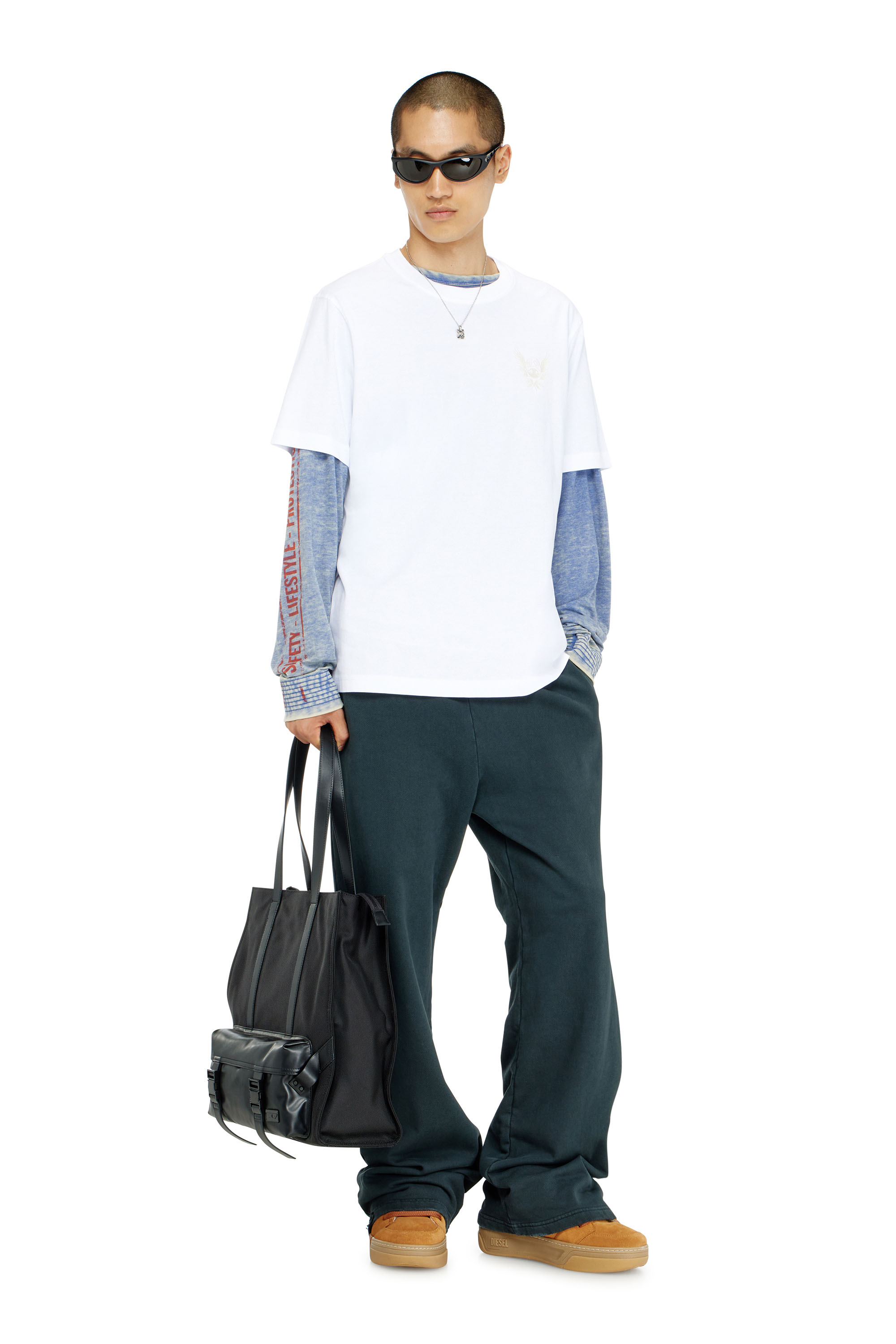 Diesel - T-ADJUST-AA8, T-shirt en coton avec motif logo sur la poitrine Homme in Blanc - 2