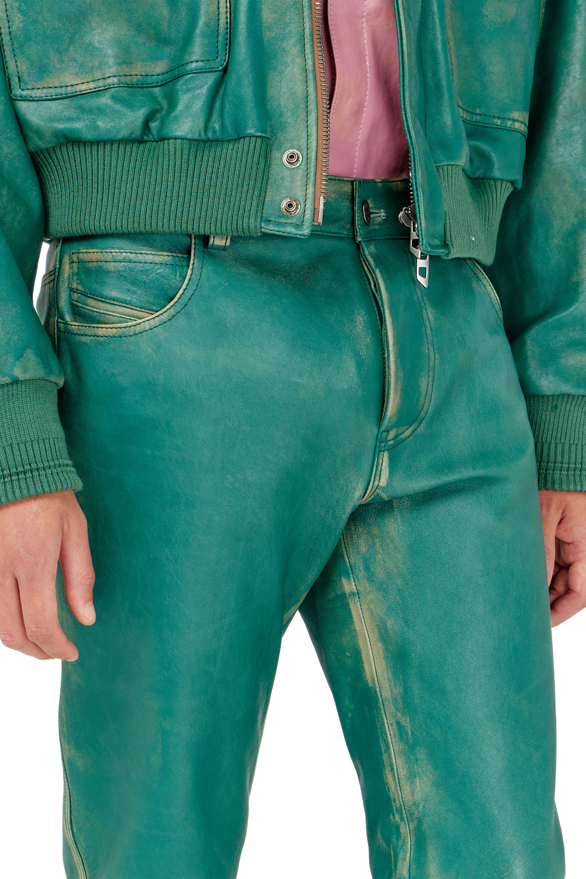 Diesel - P-OCKET, Pantalon en cuir trait&eacute; Homme in ToBeDefined - 4