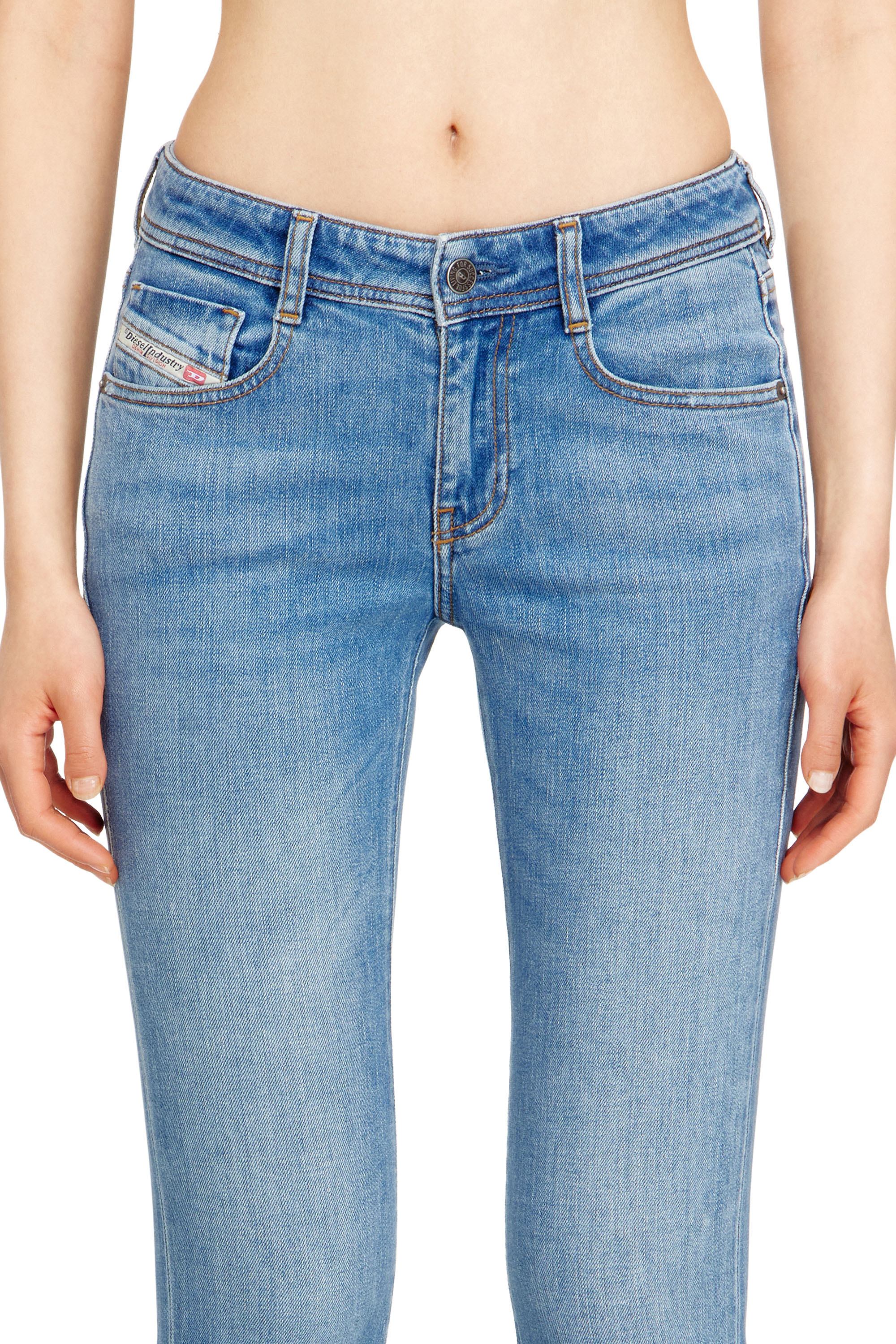 Diesel - Bootcut Jeans 1969 D-Ebbey 0ADBH Femme, Bleu Clair - Image 4