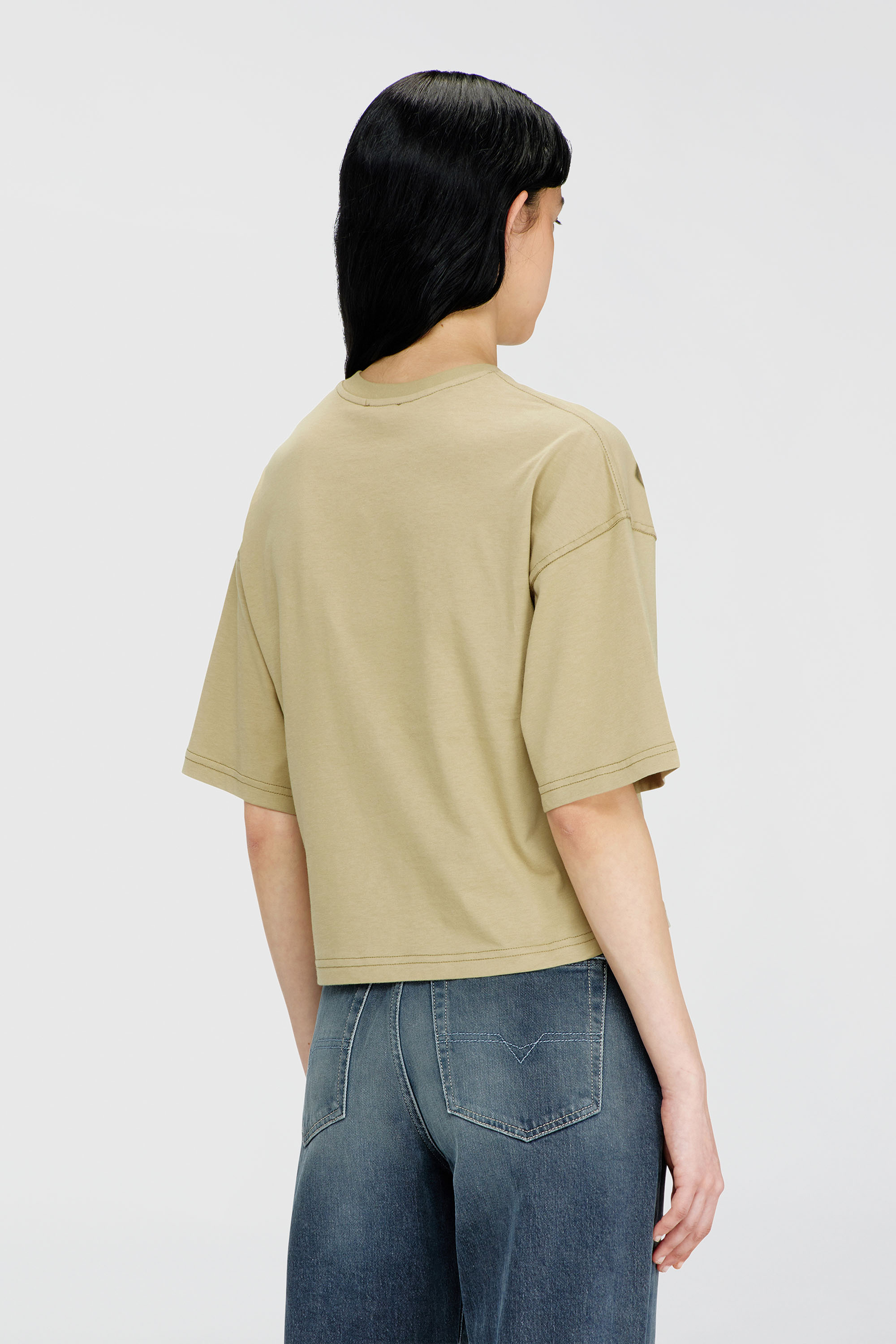 Diesel - T-CROPYN-AA1, T-shirt courte avec impression num&eacute;rique Femme in Vert - 4