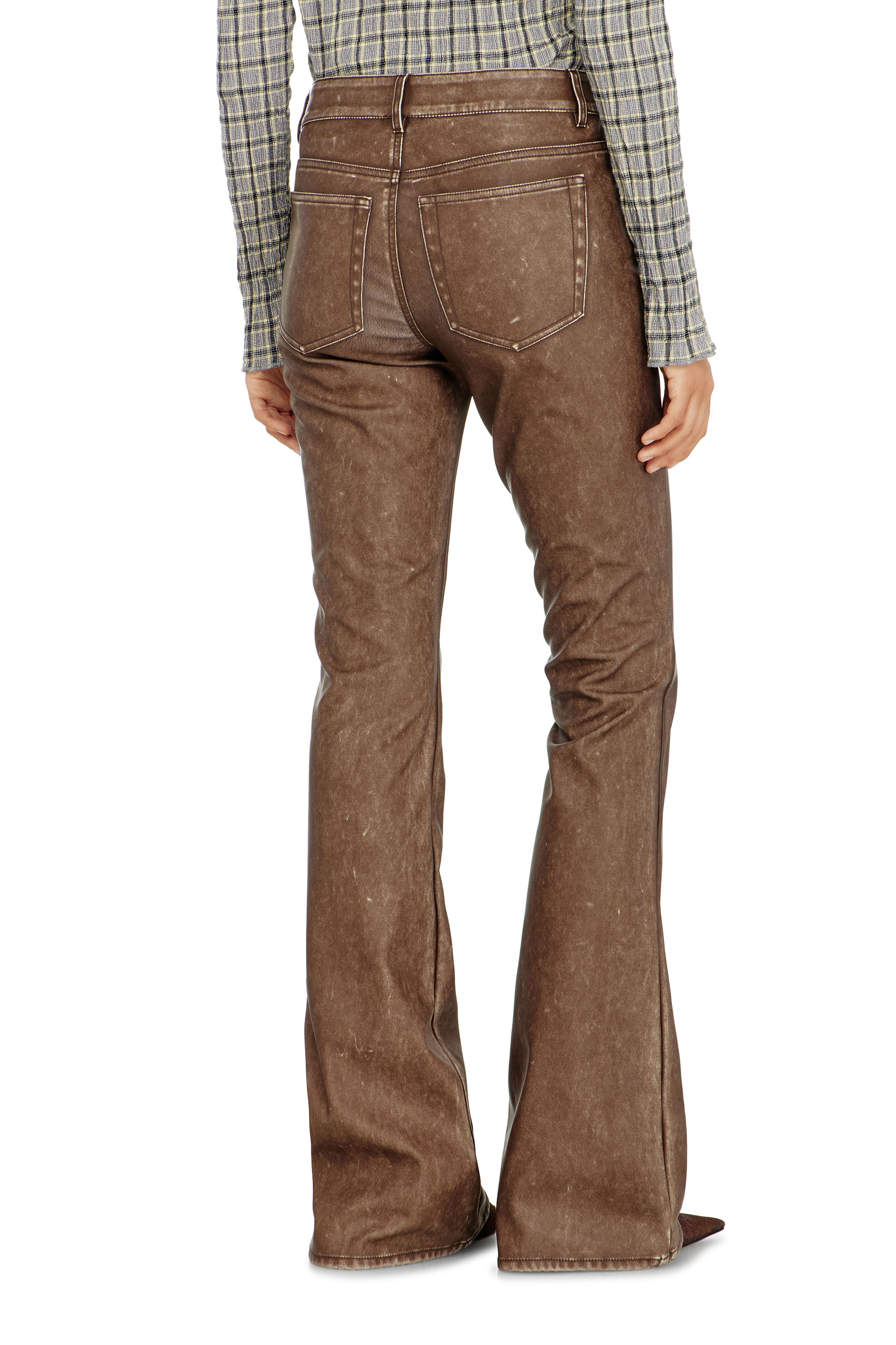Diesel - P-STELLAR-S1, Pantalon bootcut en tissu enduit trait&eacute; Femme in Marron - 3