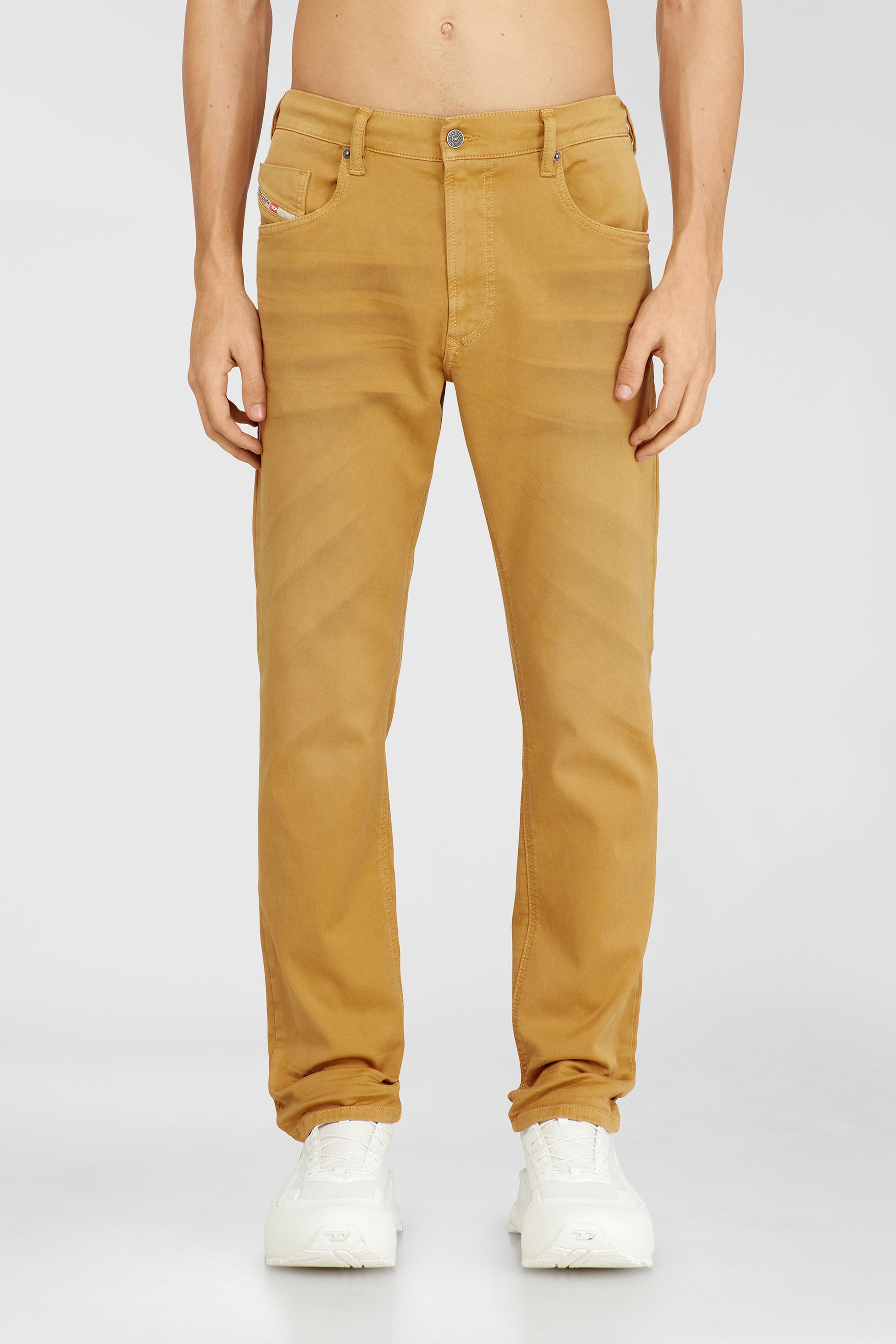 Diesel - Regular 2032 D-Krooley-BW Joggjeans&reg; 0670M Homme, Marron Clair - Image 1