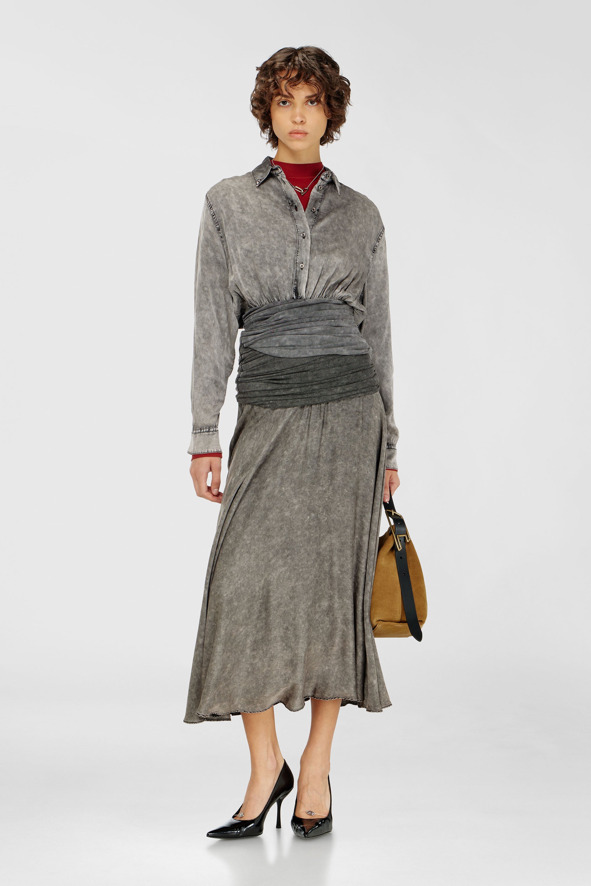 Diesel - C-ASSIA-B1, Chemise satin&eacute;e avec section taille torsad&eacute;e Femme in Gris - 2