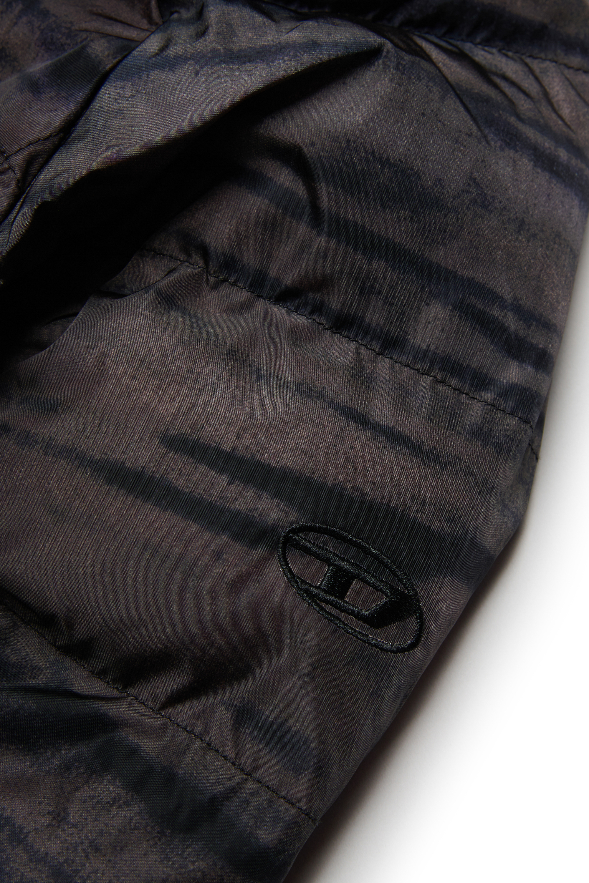 Diesel - JDEN, Doudoune avec imprim&eacute; graphique effet stri&eacute; Homme in Vert - 4