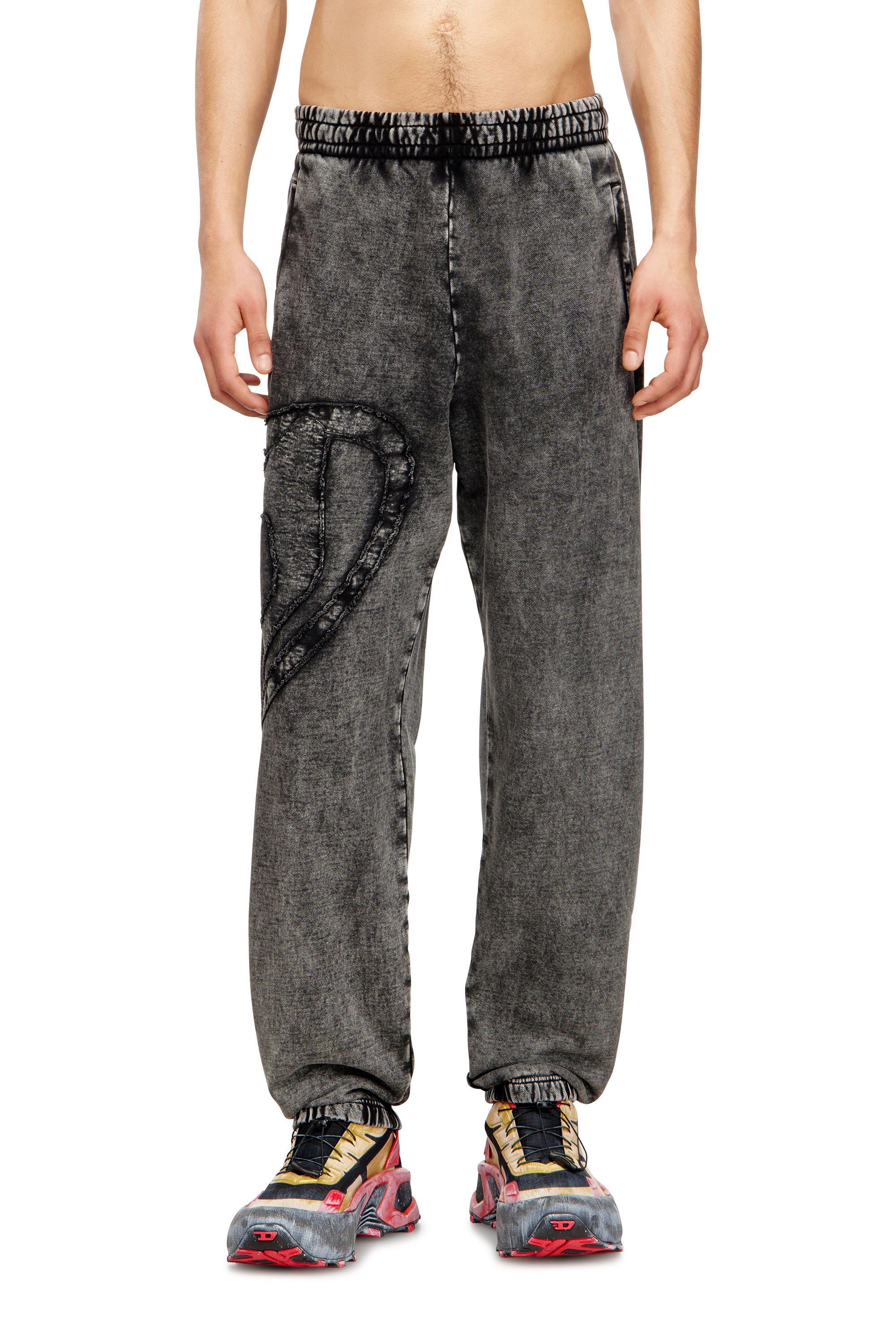 Diesel - P-MARKY-DEN, Pantalon de survêtement en coton biologique avec écusson Oval D Homme in Gris - 1