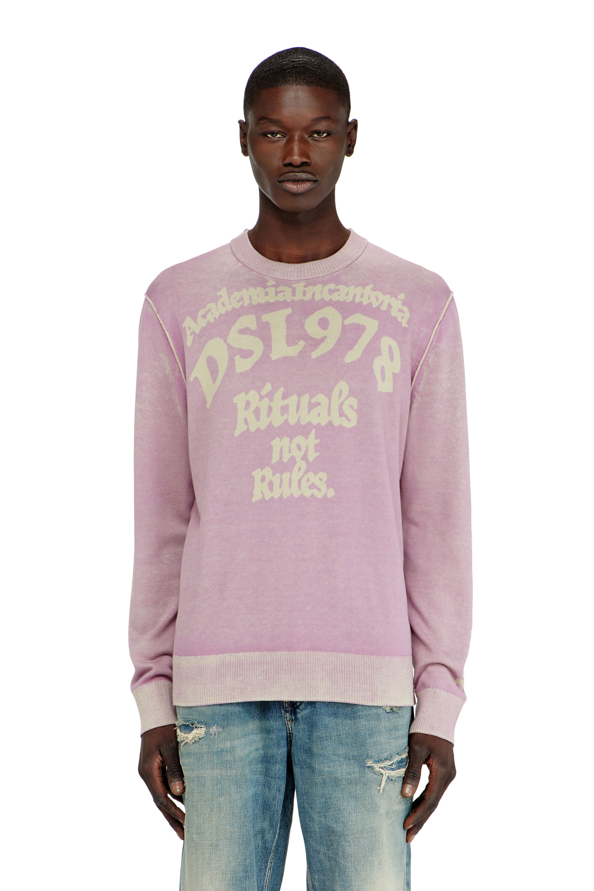 Diesel - K-LAUTI, Pull en coton trait&eacute; avec slogan Homme in Violet - 3