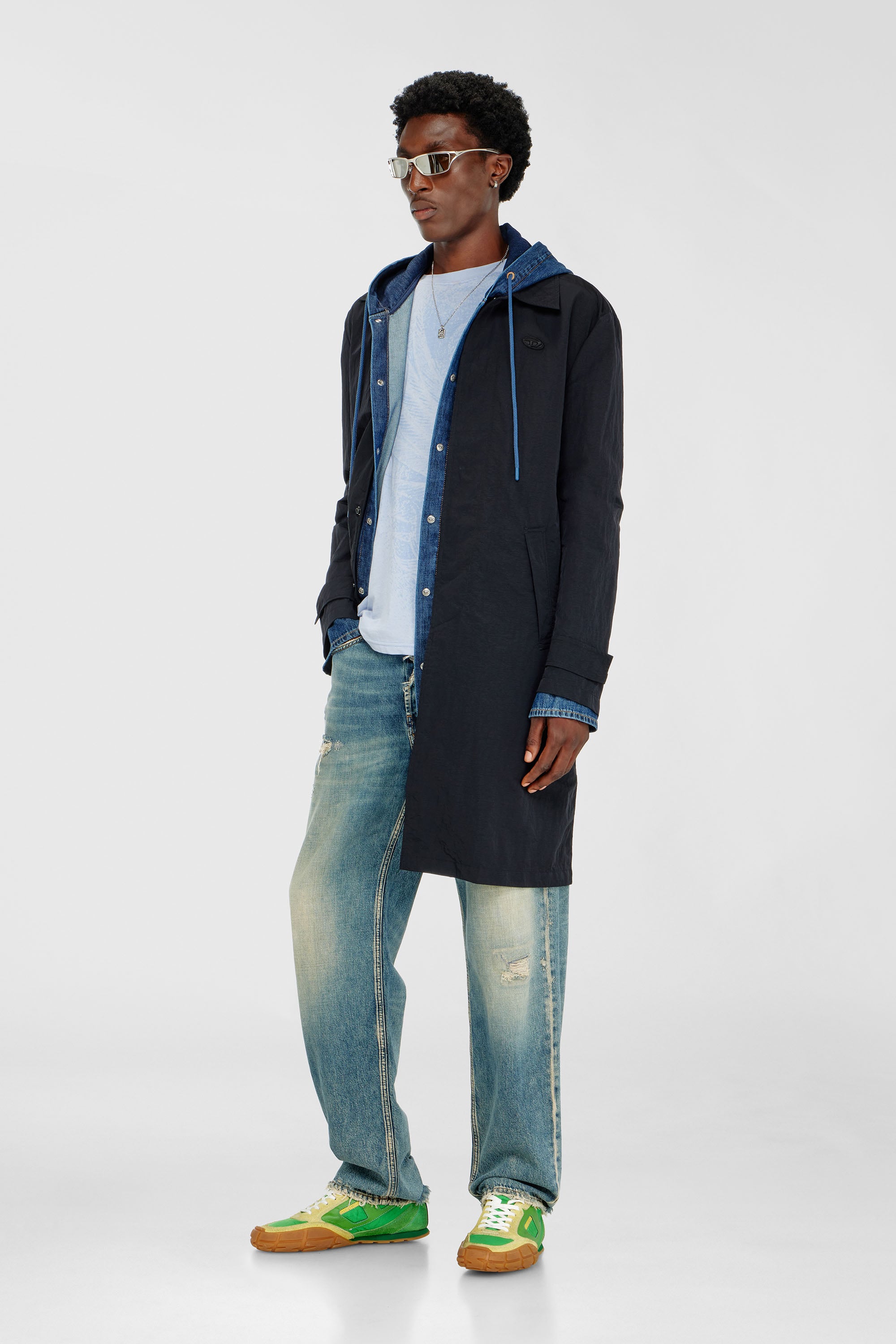 Diesel - J-BURHAT, Manteau en nylon &agrave; finition froiss&eacute;e brillante Homme in Noir - 1