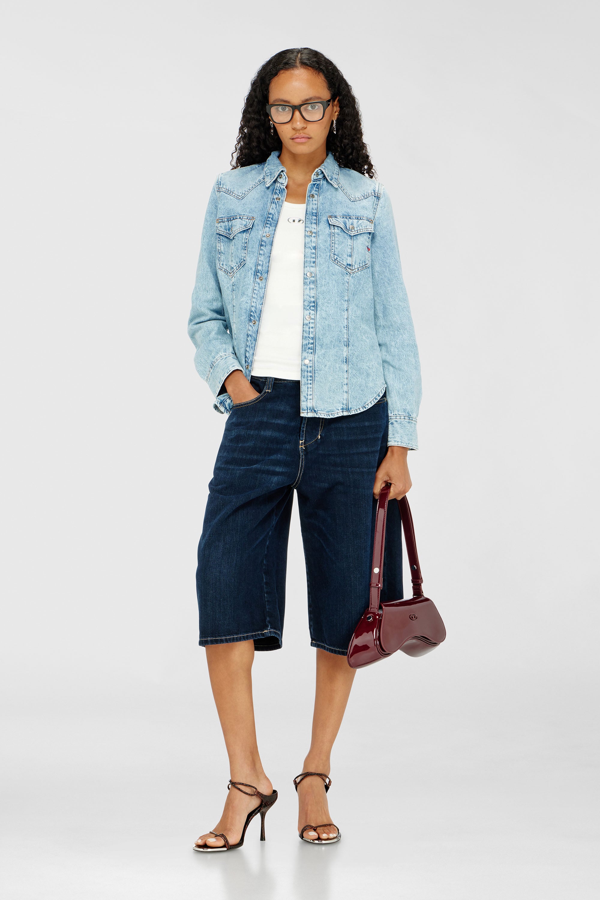 Diesel - T-ANKI-OD, D&eacute;bardeur ajust&eacute; c&ocirc;tel&eacute; avec Ovale D m&eacute;tallique Femme in Blanc - 2