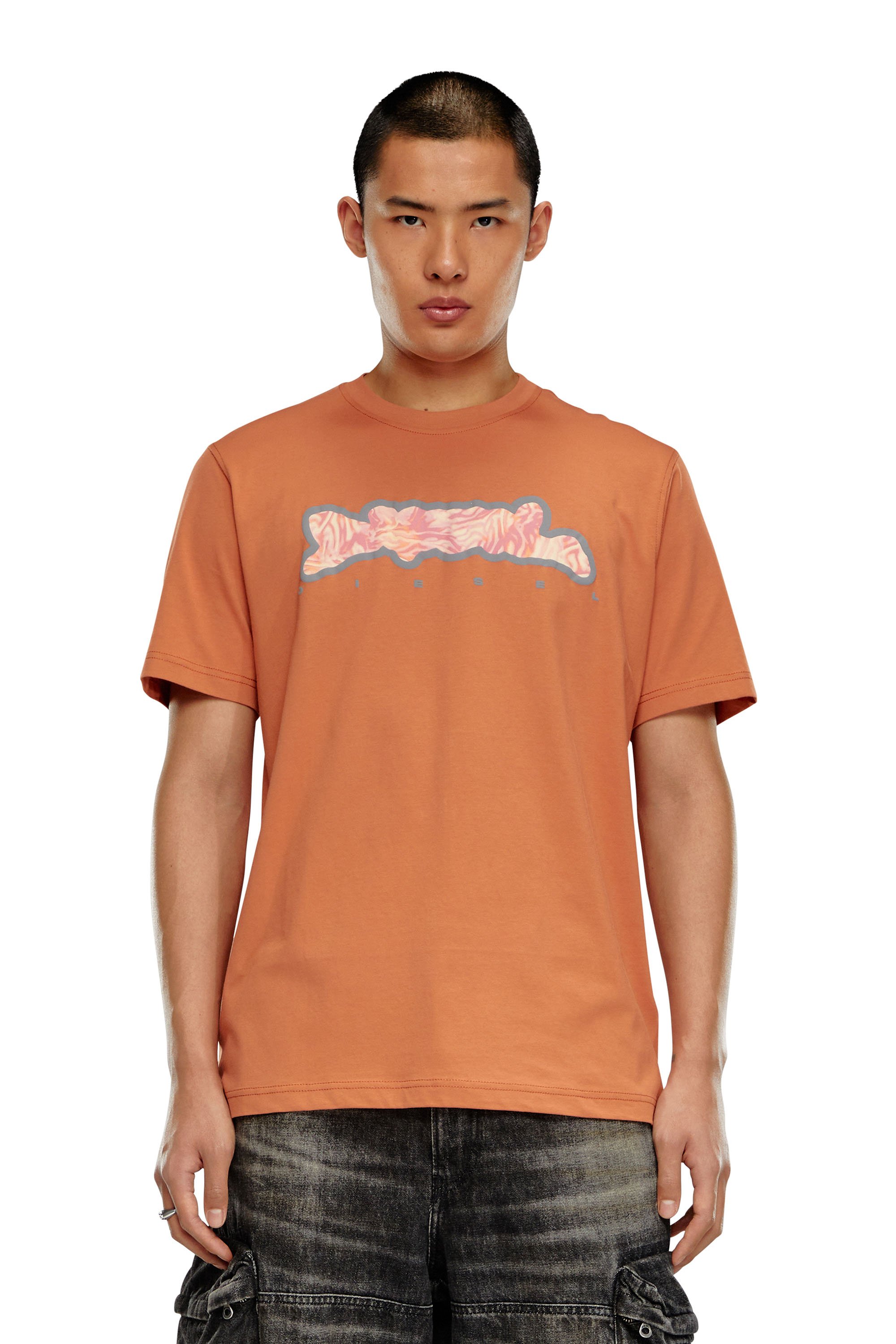 Diesel - T-JUST-N16, Homme T-shirt avec motif camouflage zébré in Orange - Image 1