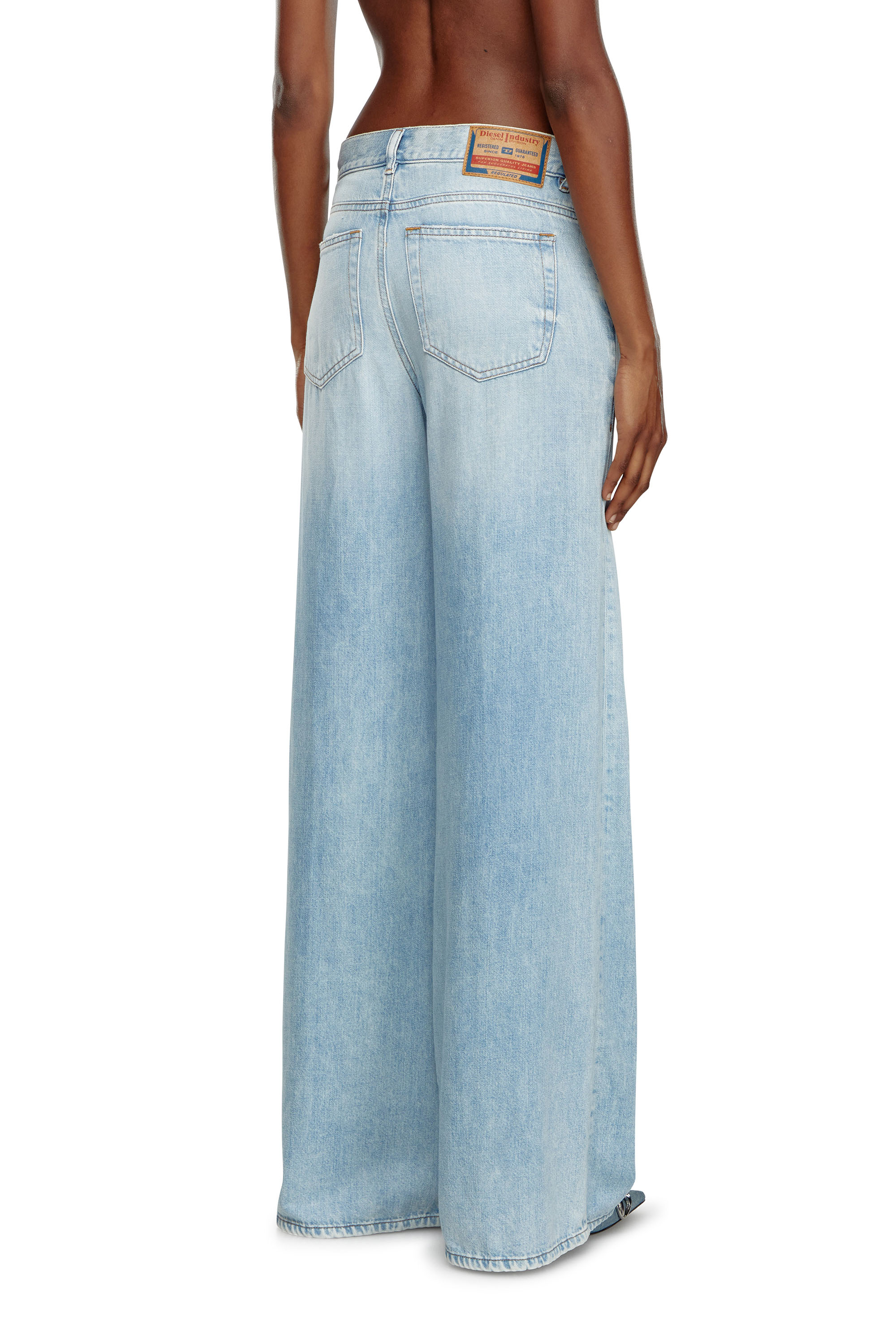 Diesel - Femme Bootcut and Flare Jeans 1978 D-Akemi 068MQ, Bleu Clair - Image 3