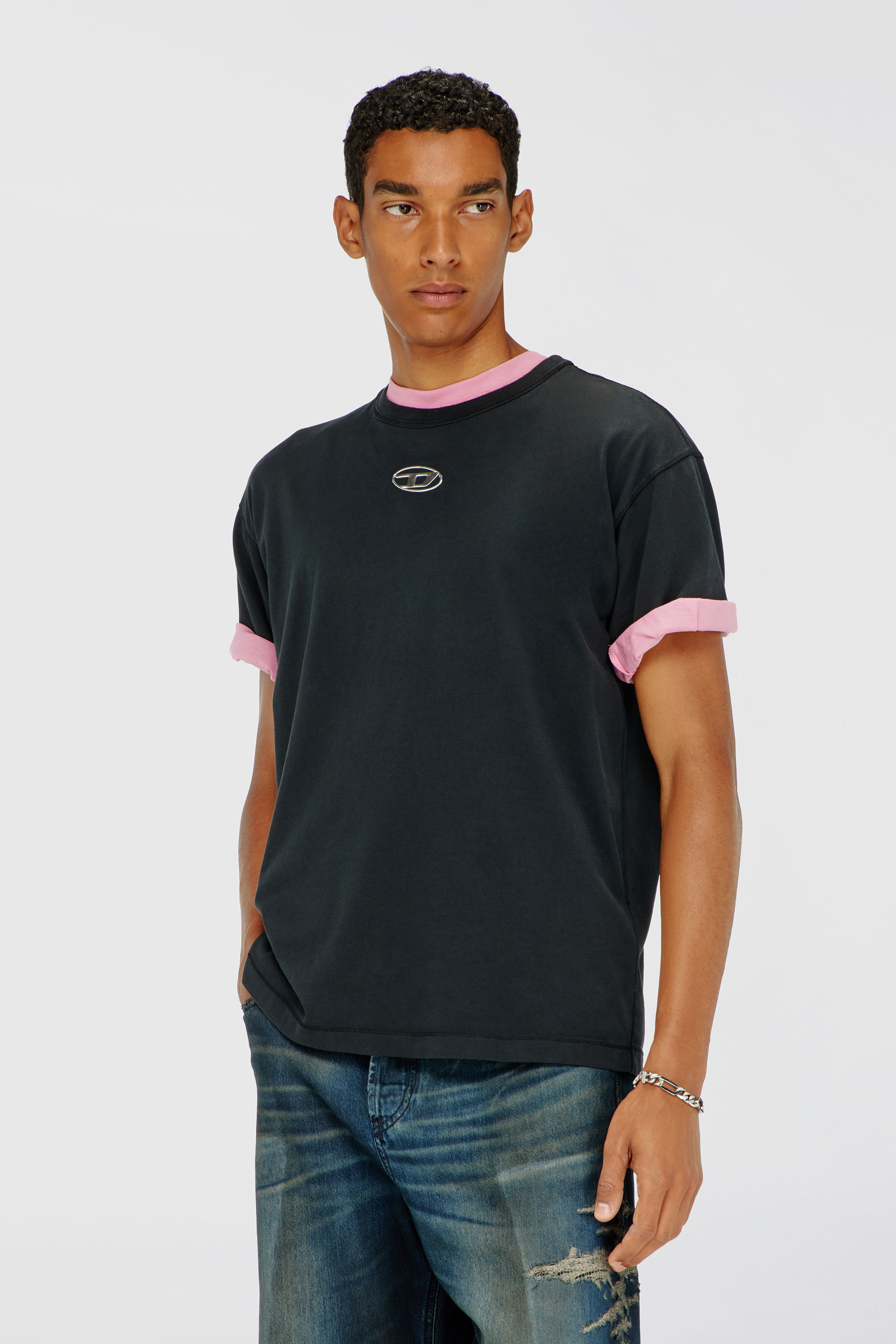 Diesel - T-NORM-IOD, T-shirt en coton l&eacute;ger avec logo Ovale D m&eacute;tallis&eacute; Homme in Noir - 1