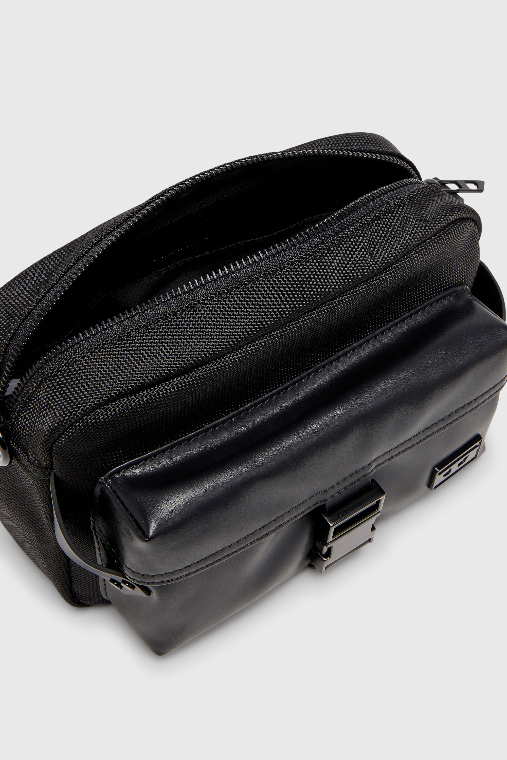 Diesel - MULTI-PKTS CAMERA BAG X, Multi-Pkts - Sac bandouli&egrave;re en nylon avec poche &agrave; rabat Mixte in Noir - 3
