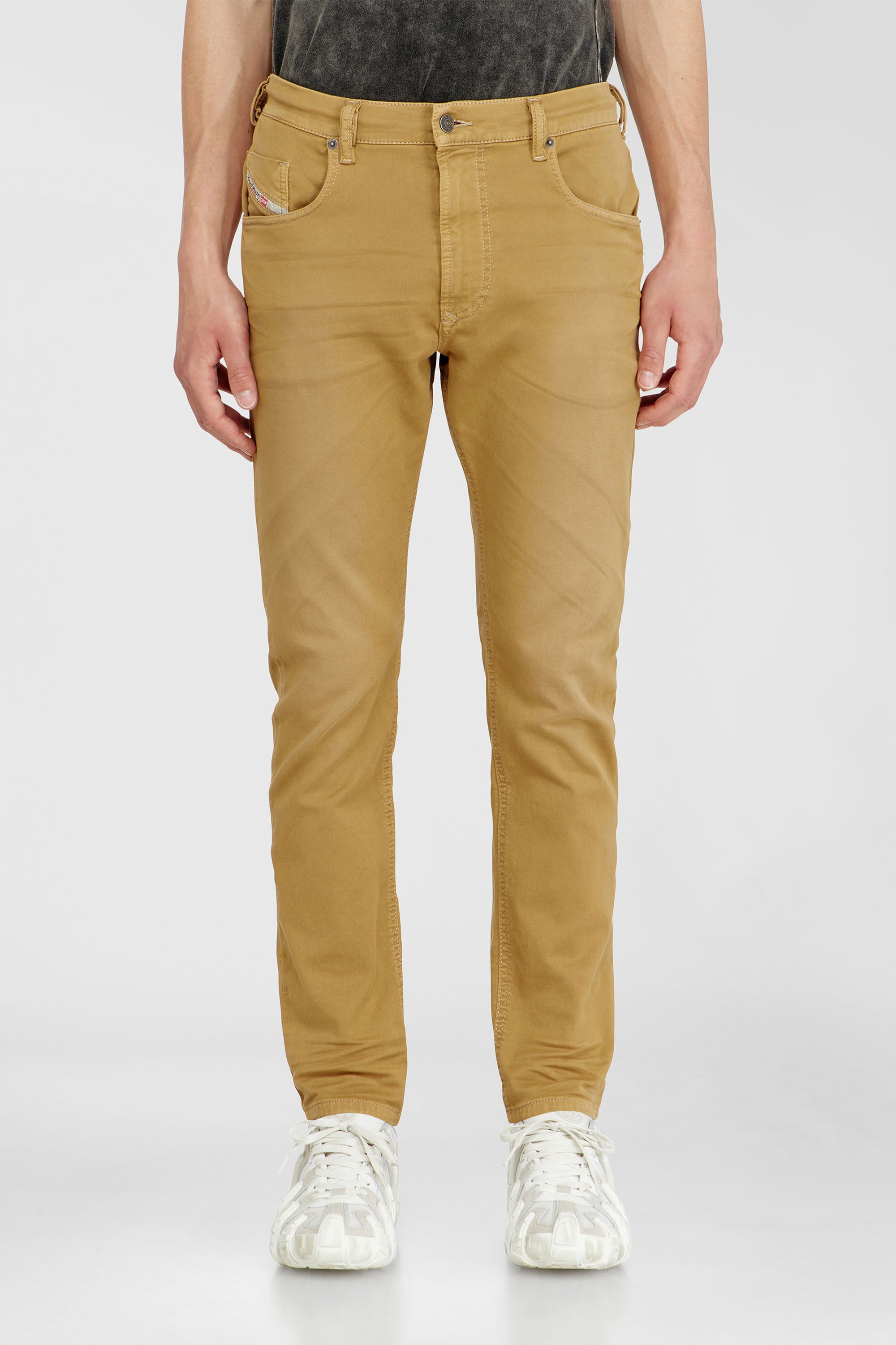 Diesel - Regular 2032 D-Krooley-BW Joggjeans&reg; 0670M Homme, Beige Fonc&eacute; - Image 1