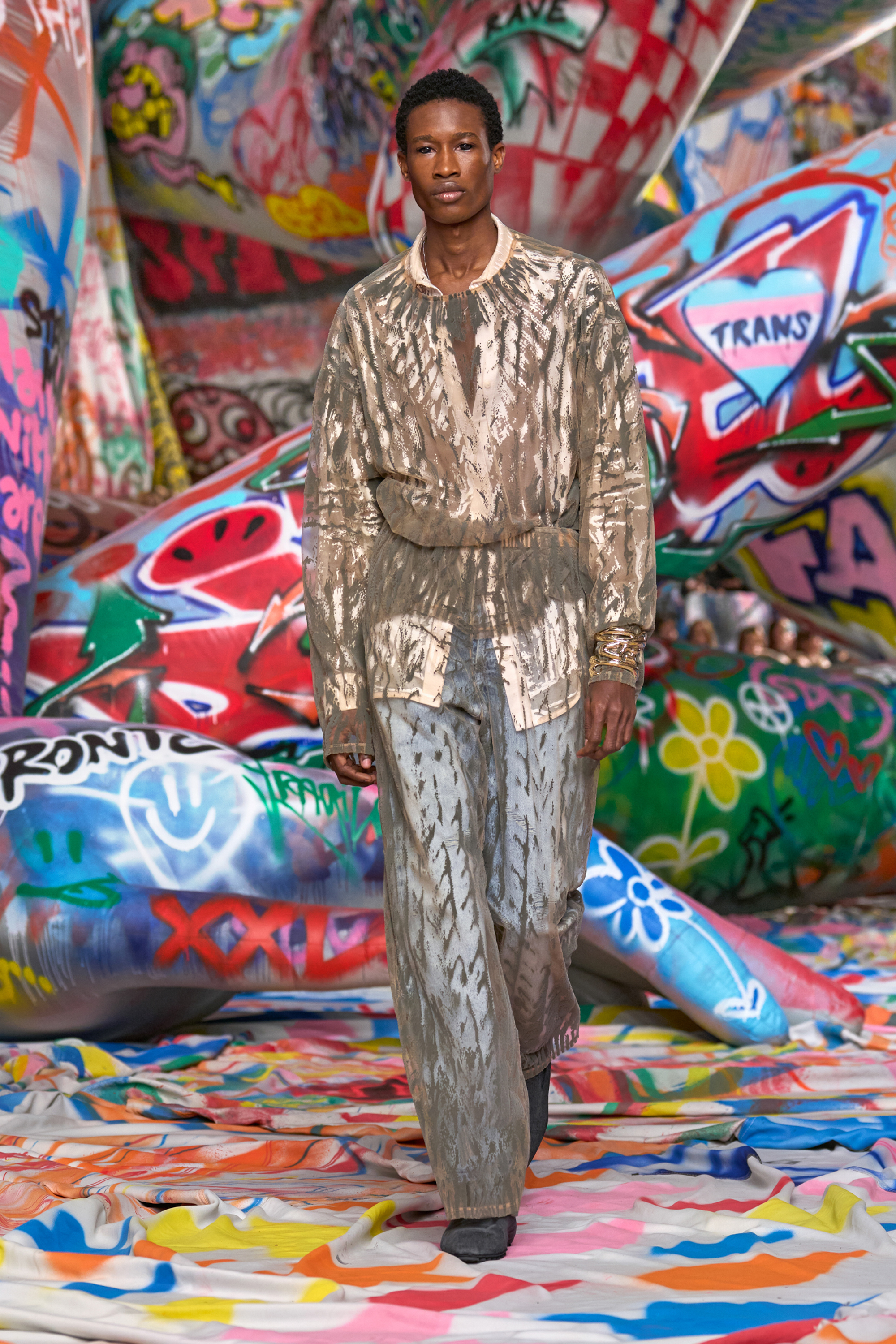 Diesel - P-EGASO, Pantalon en tulle avec imprimés de torsades floquées Homme in Gris - 3