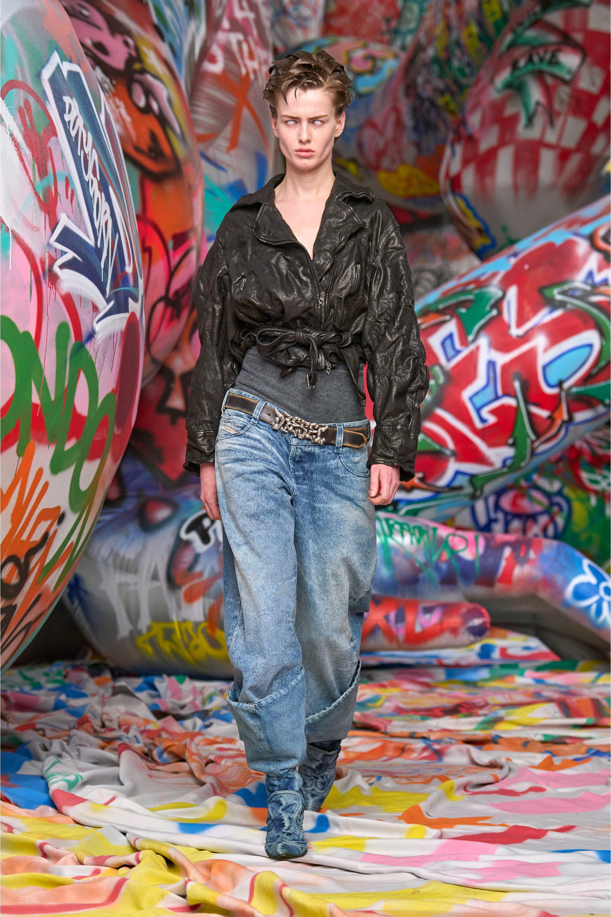 Diesel - Relaxed Jeans D-Eni 09N97 Femme, Bleu moyen - Image 2