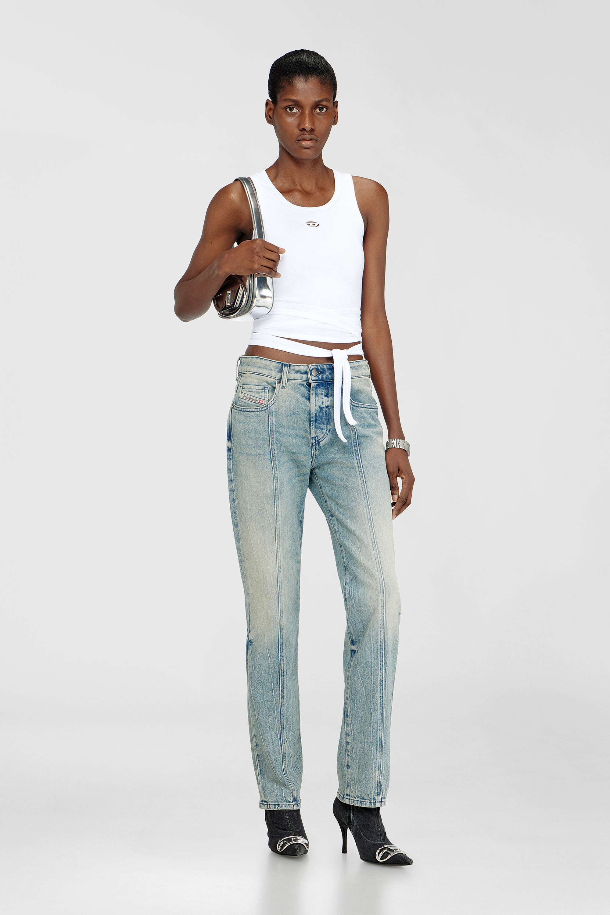 Diesel - 1DR, 1DR-Sac iconique &agrave; bandouli&egrave;re en cuir effet miroir Femme in Gris argent&eacute; - 2