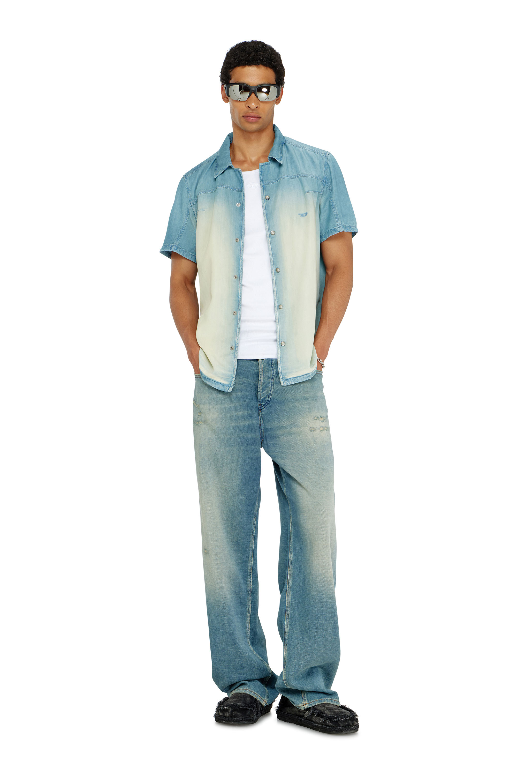 Diesel - D-CLARIVO-S, Chemise &agrave; manches courtes en denim fluide surteint Homme in ToBeDefined - 2