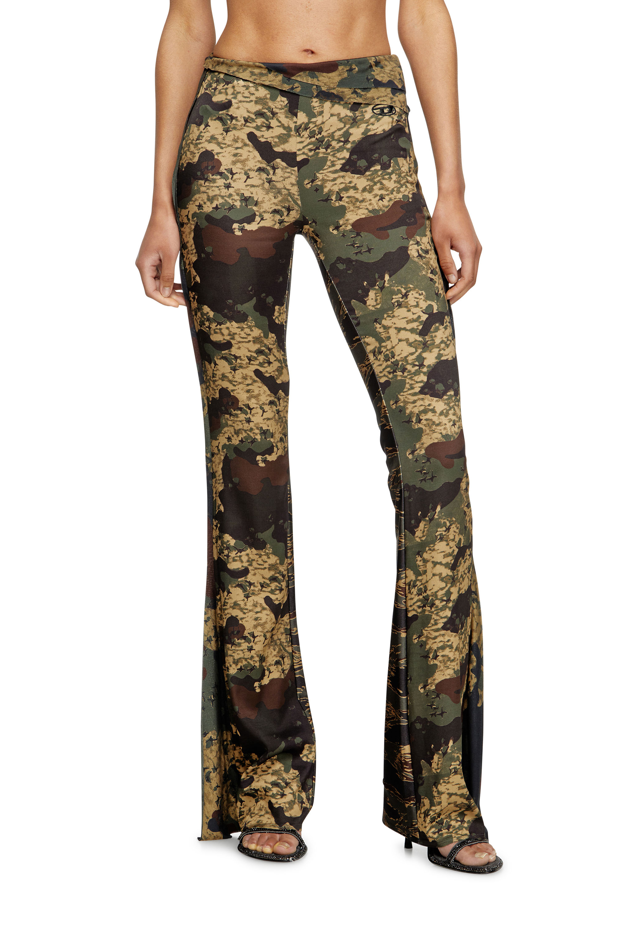 Diesel - P-AFFAL, Pantalon de jazz avec imprimés camouflage mélangés Femme in Vert - 1