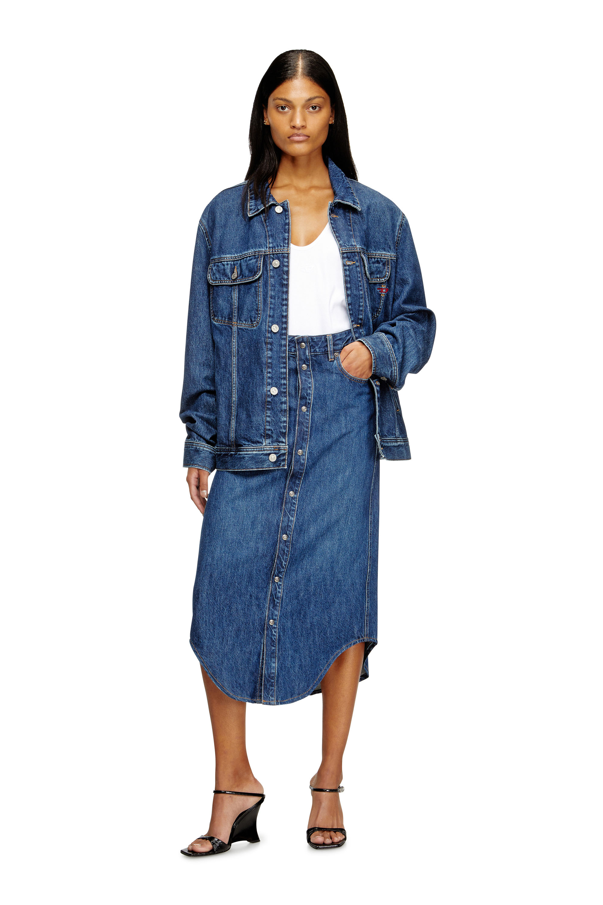 Diesel - DE-ARD-LONG, Jupe en denim avec boutons sur le devant Femme in Bleu - 2