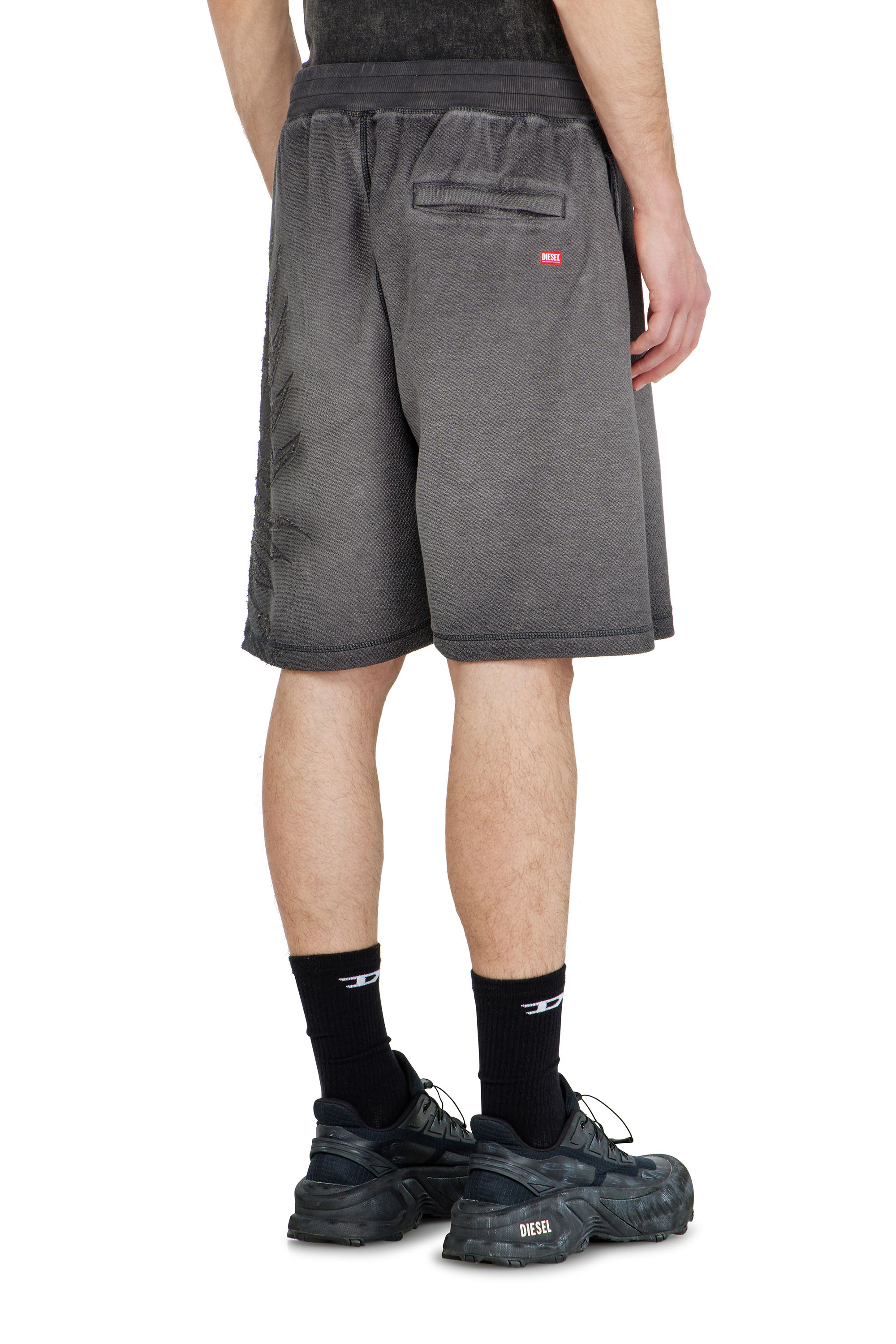 Diesel - P-RAWCROW, Short pants avec motifs d&eacute;vor&eacute; Homme in ToBeDefined - 3