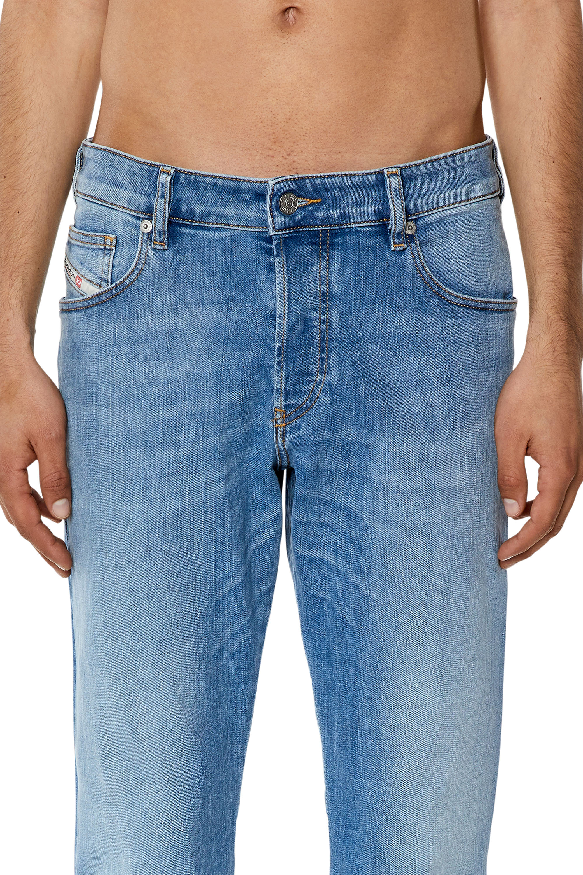 Diesel - Tapered Jeans D-Yennox 09F77, Bleu Clair - Image 3