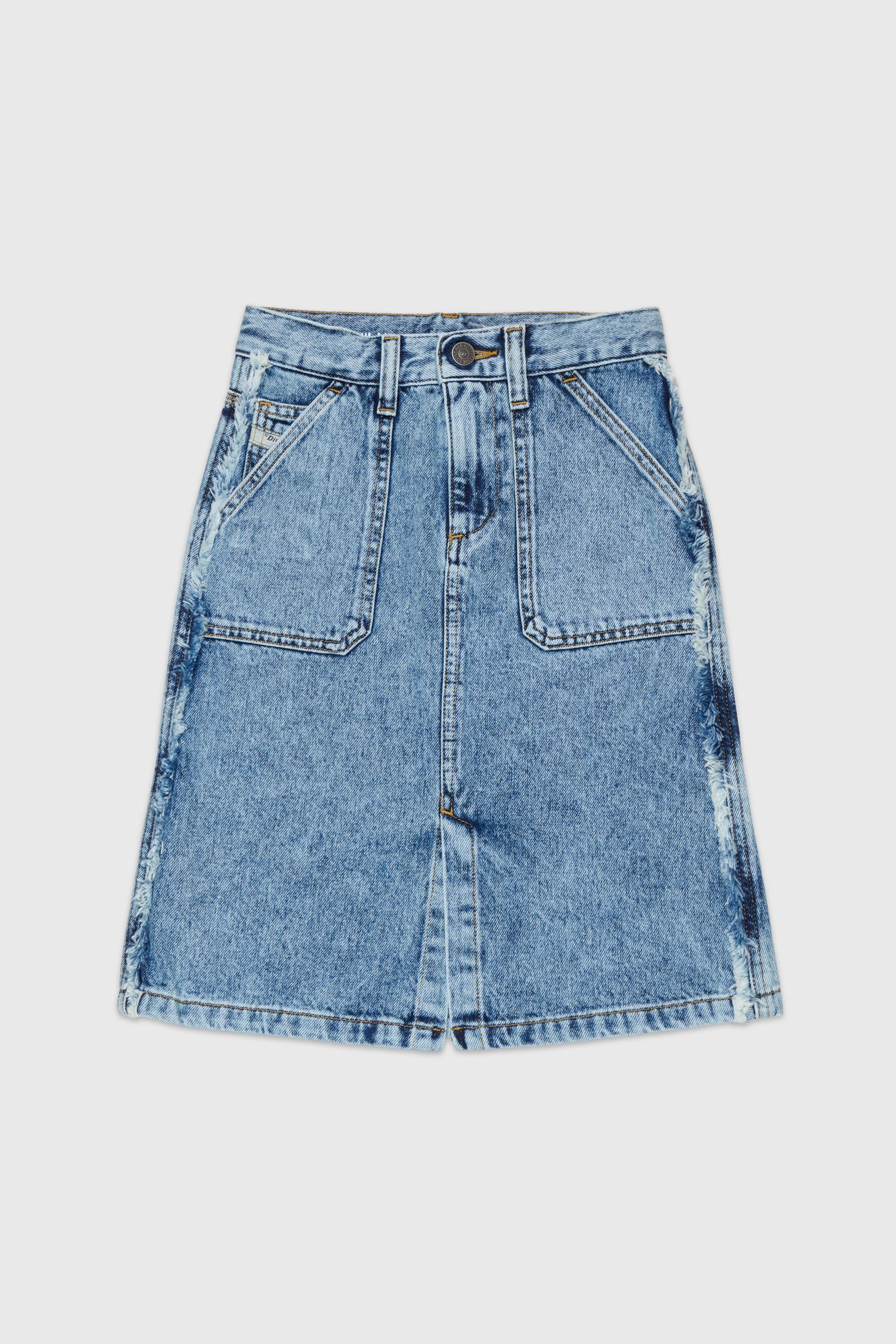Diesel - GELKA, Jupe en denim effiloch&eacute; avec patch rose Femme in Bleu - 1