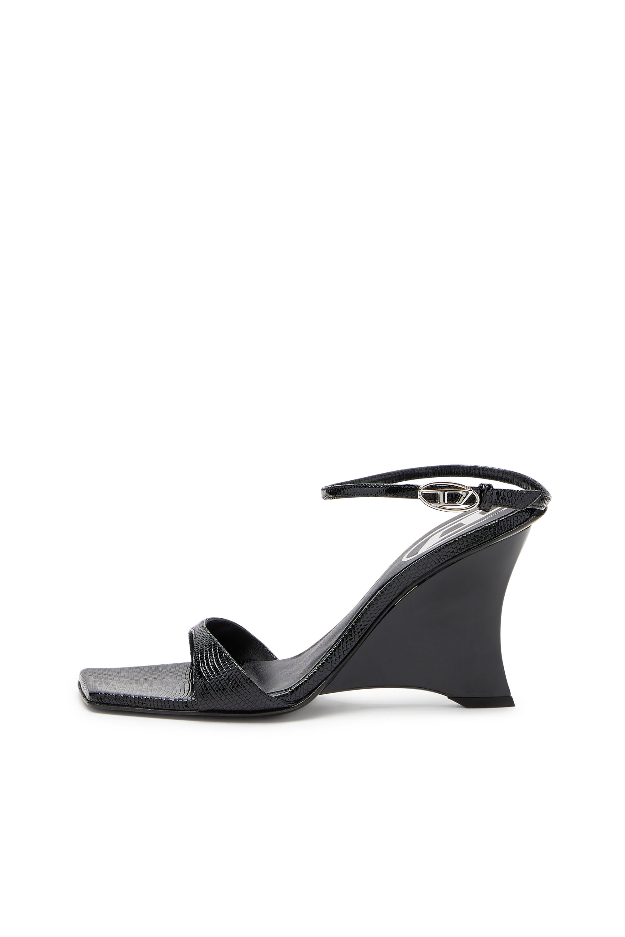 Diesel - D-AMBER SANDAL WEDGE, Sandales à talons compensés en cuir effet lézard Femme in Noir - 3