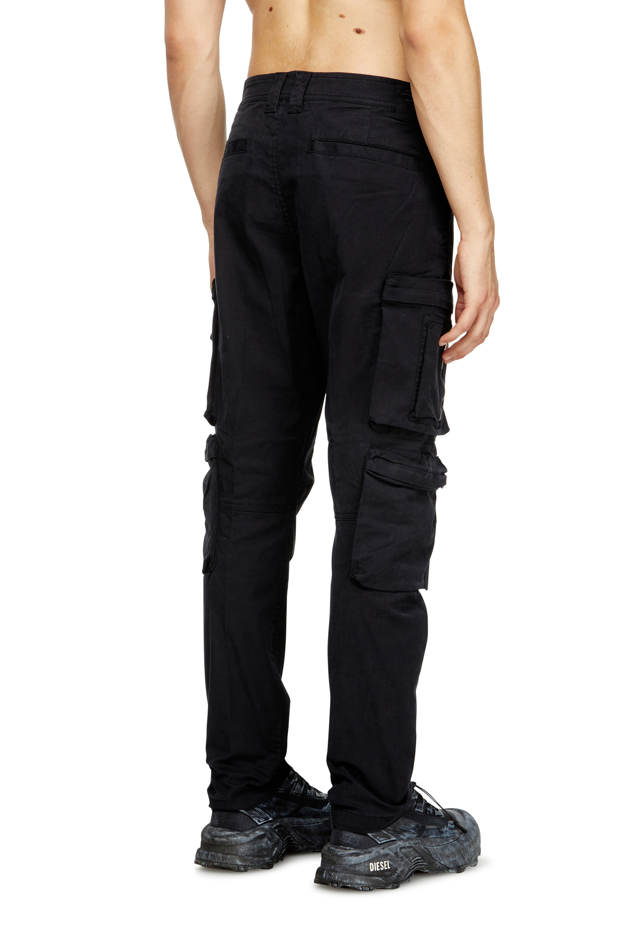 Diesel - P-ARLEM, Pantalon cargo avec poche zipp&eacute;e Homme in Noir - 3