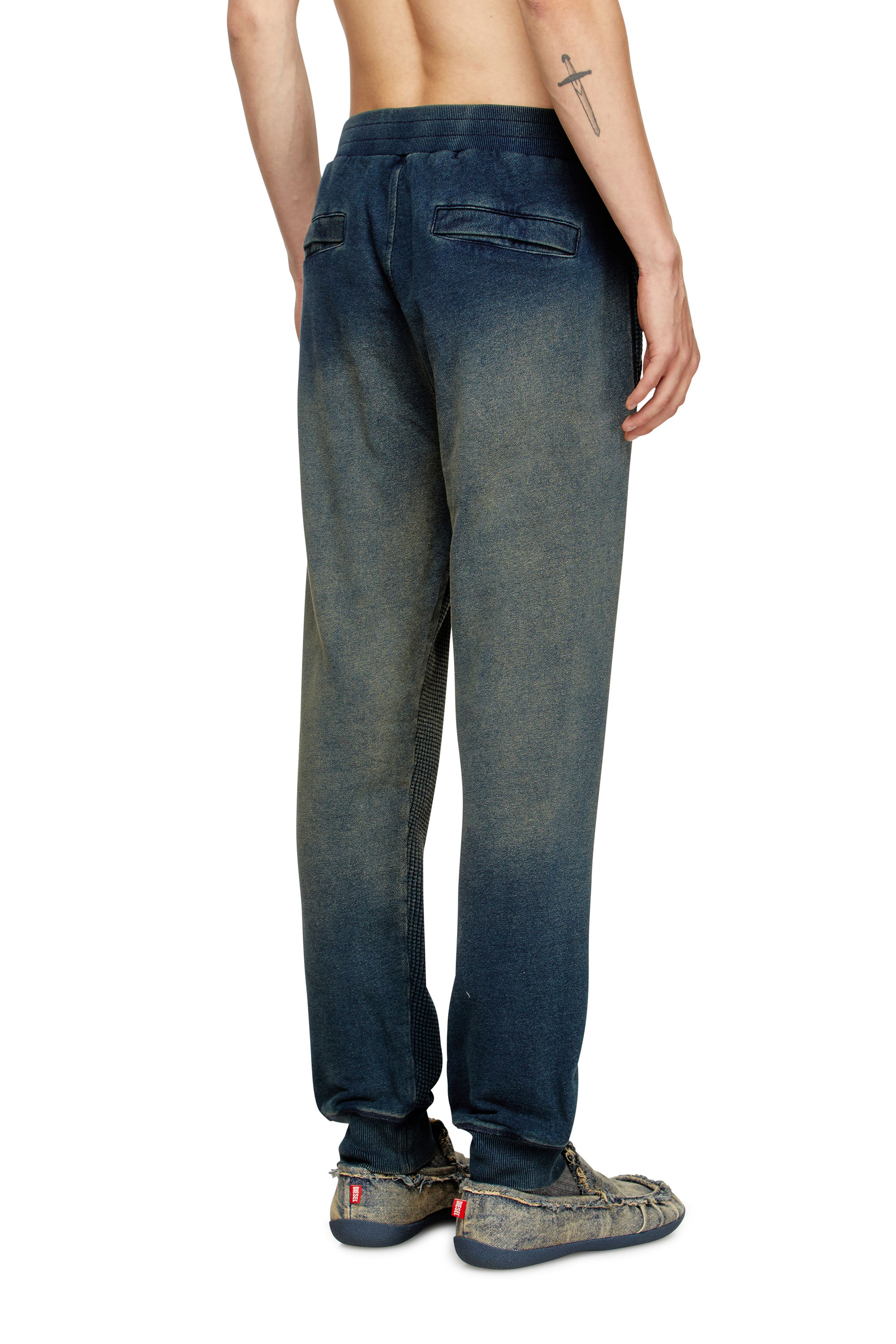 Diesel - P-WAFY, Pantalon de survêtement gaufré Homme in Bleu - 2