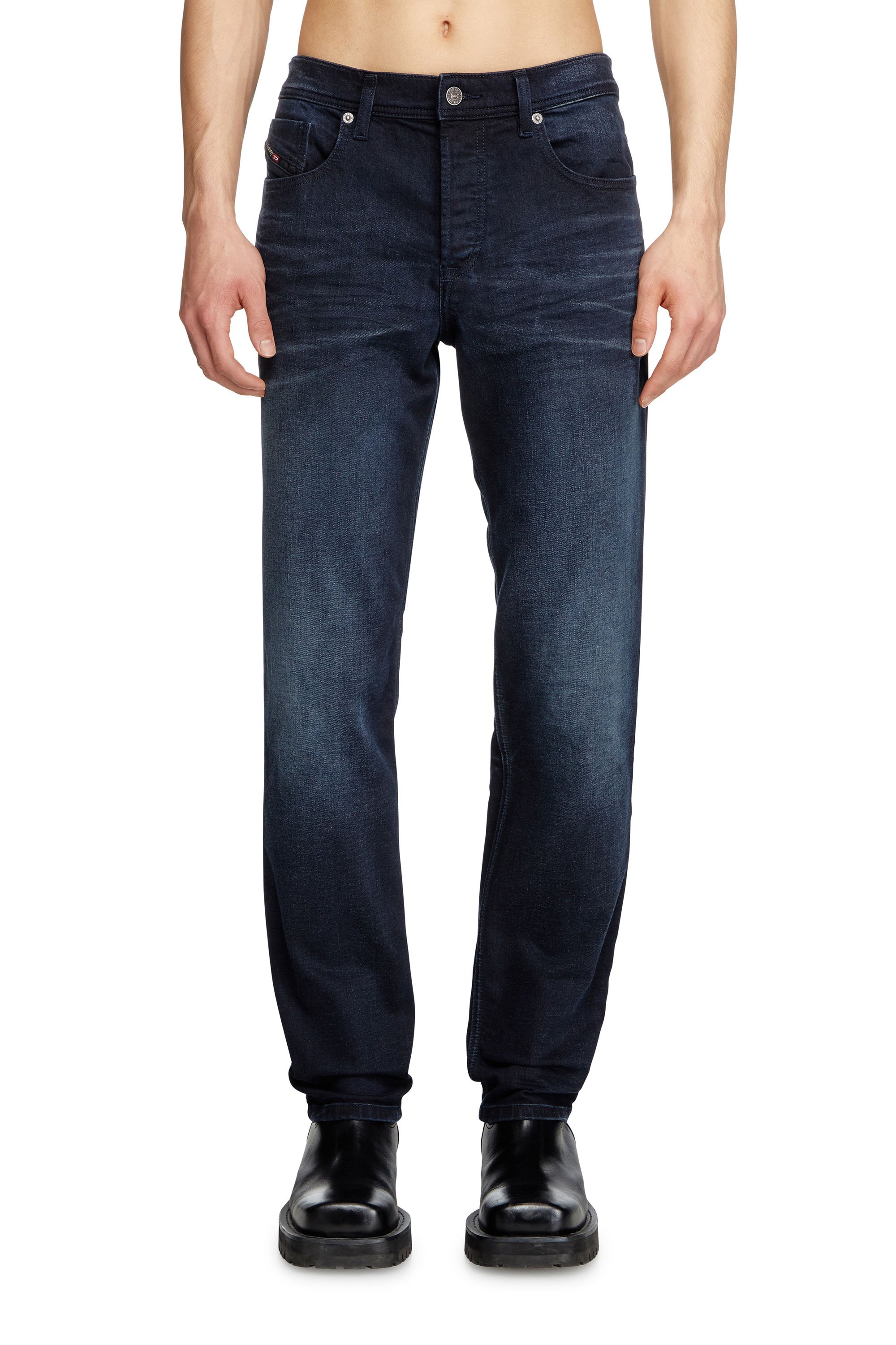 Diesel - Regular Jeans 2023 D-Finitive 0BMBX Homme, Bleu Foncé - Image 1