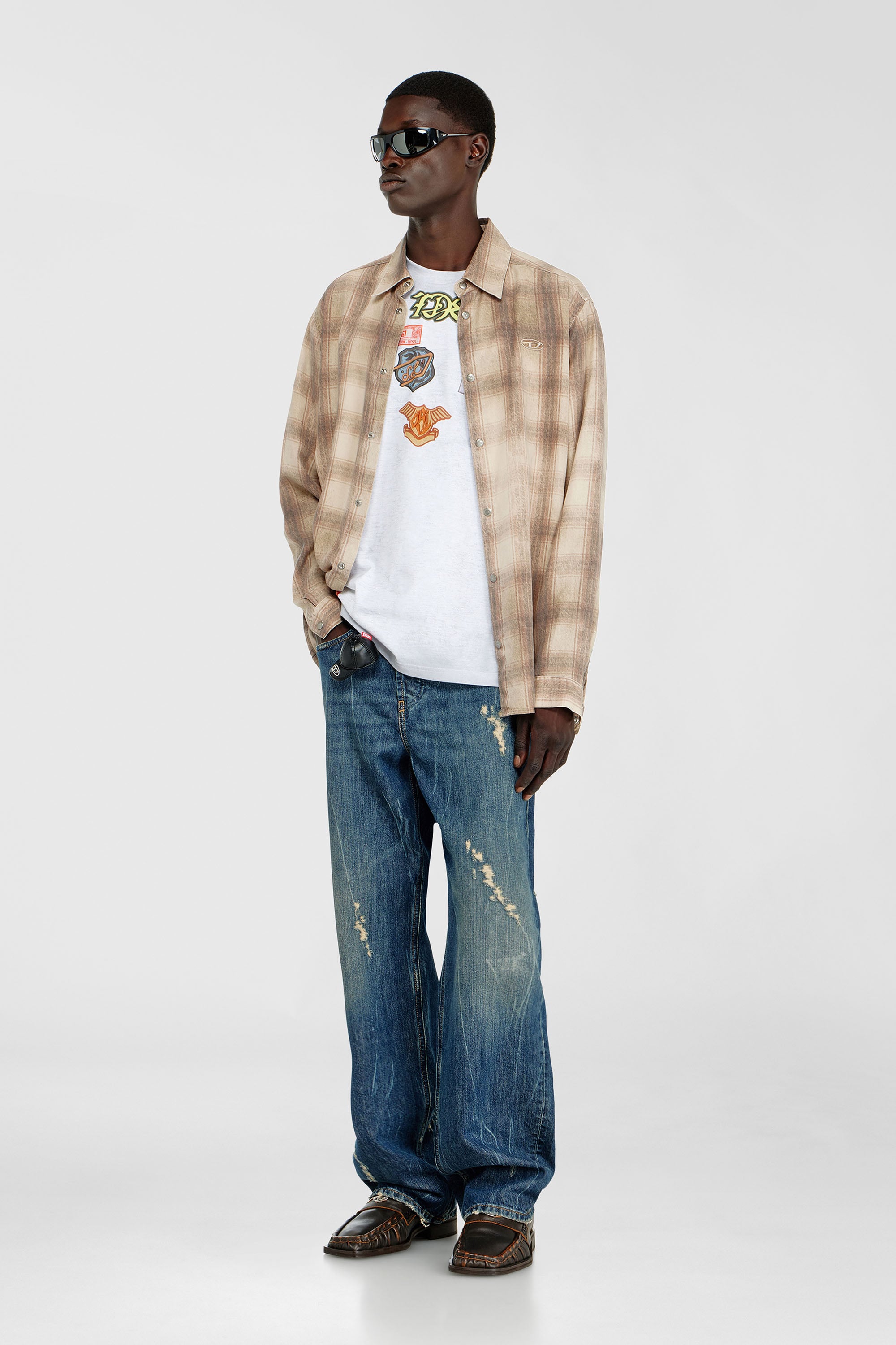 Diesel - T-BOXT-AA6, T-shirt en coton avec imprim&eacute; patchs all-over Homme in Blanc - 2