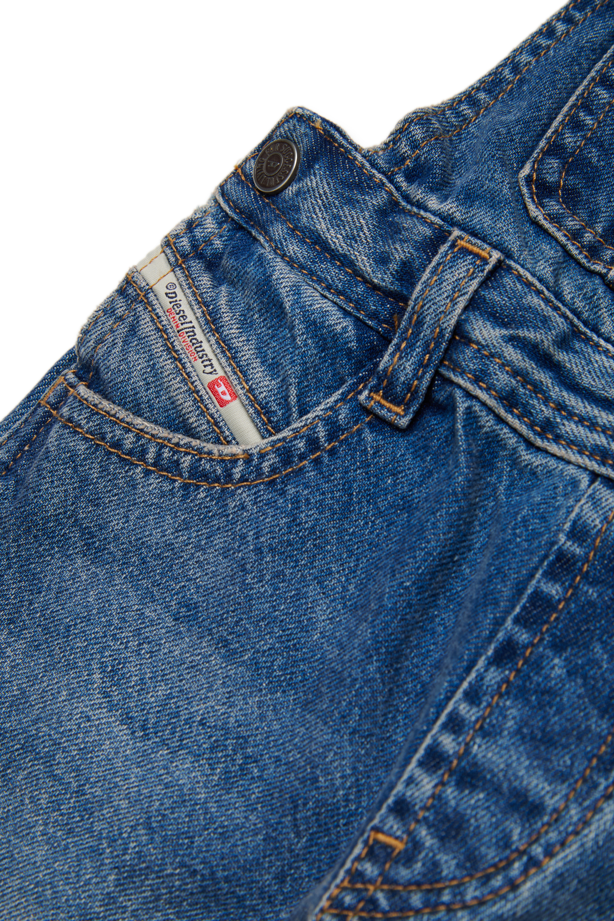 Diesel - JARYB, Salopette en denim avec broderie logo Homme in Bleu - 4