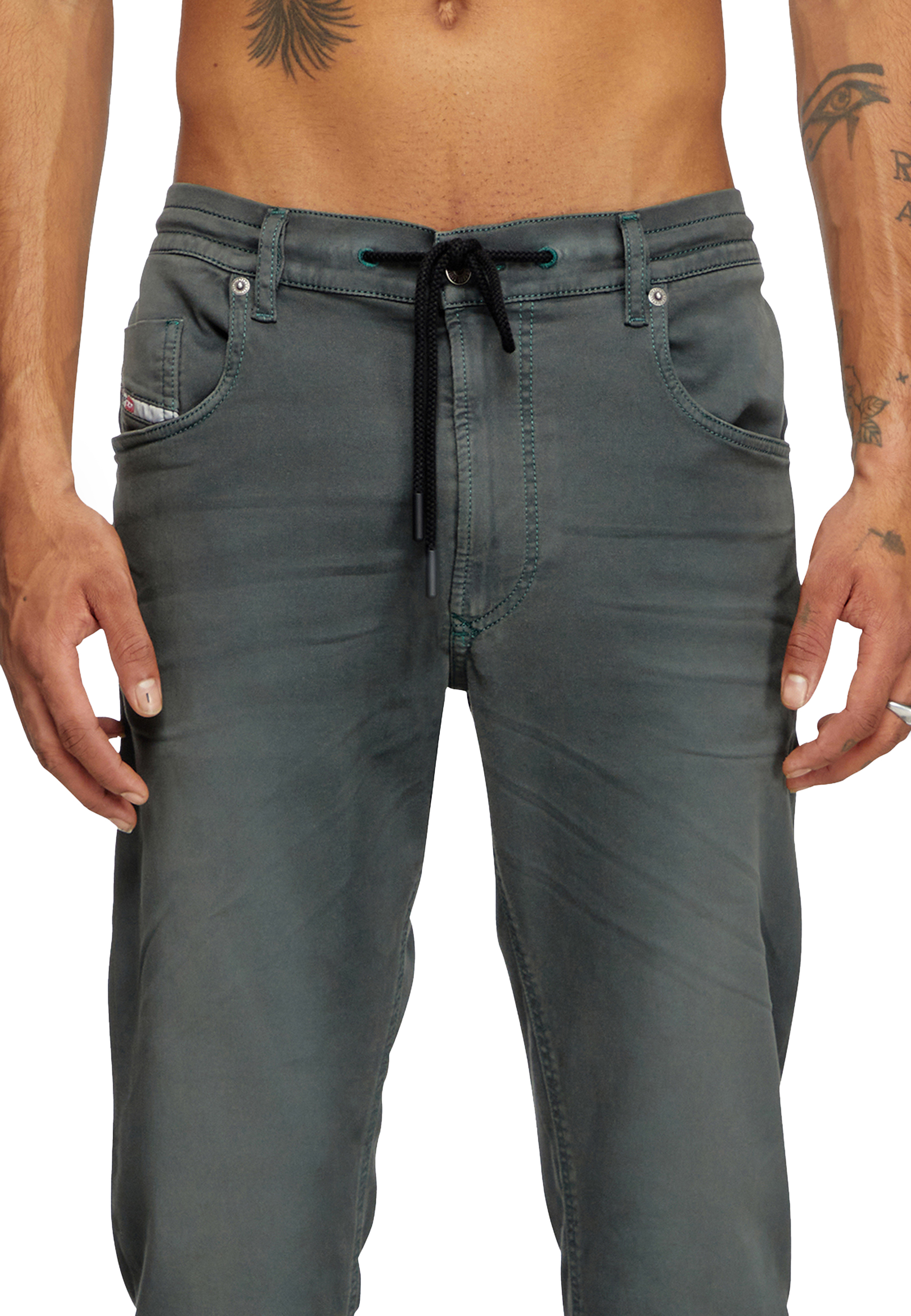 Diesel - Regular 2032 D-Krooley Joggjeans&reg; 0670M Homme, Gris - Image 5