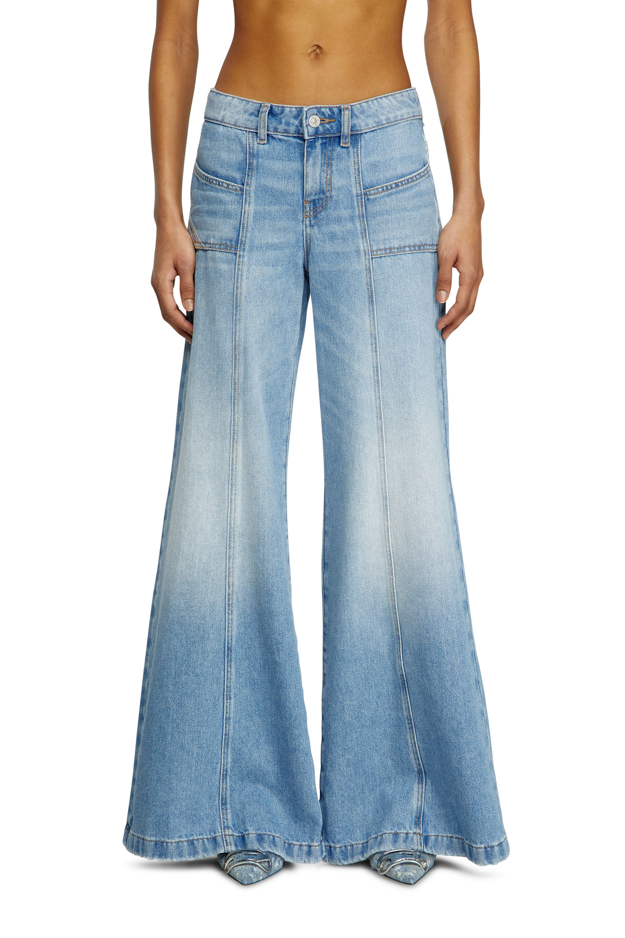 Diesel - Flare Jeans D-Akii 0CLBA Femme, Bleu Clair - Image 2