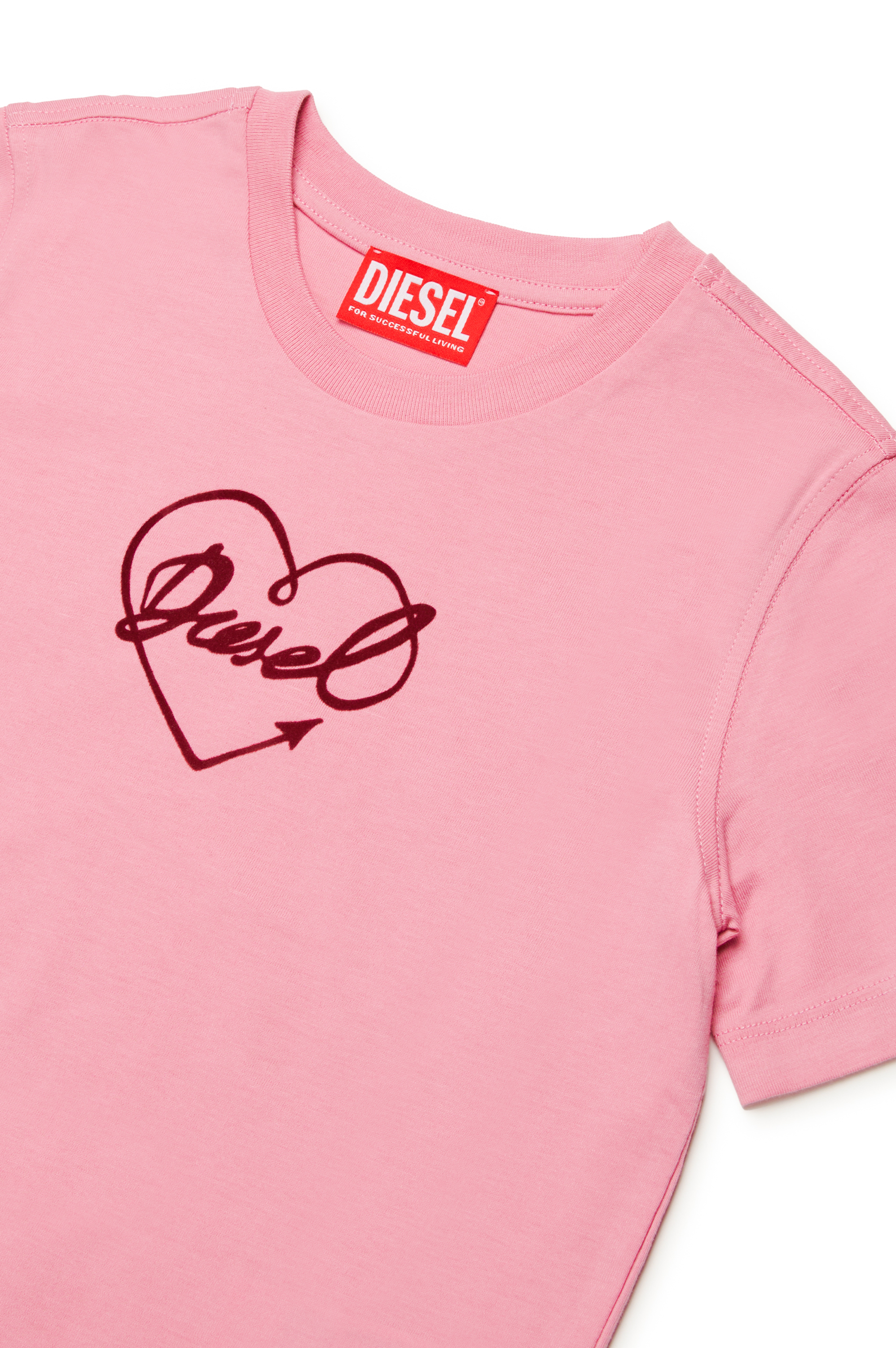 Diesel - TREGL4, T-shirt avec logo cœur floqué Femme in Rose - 3