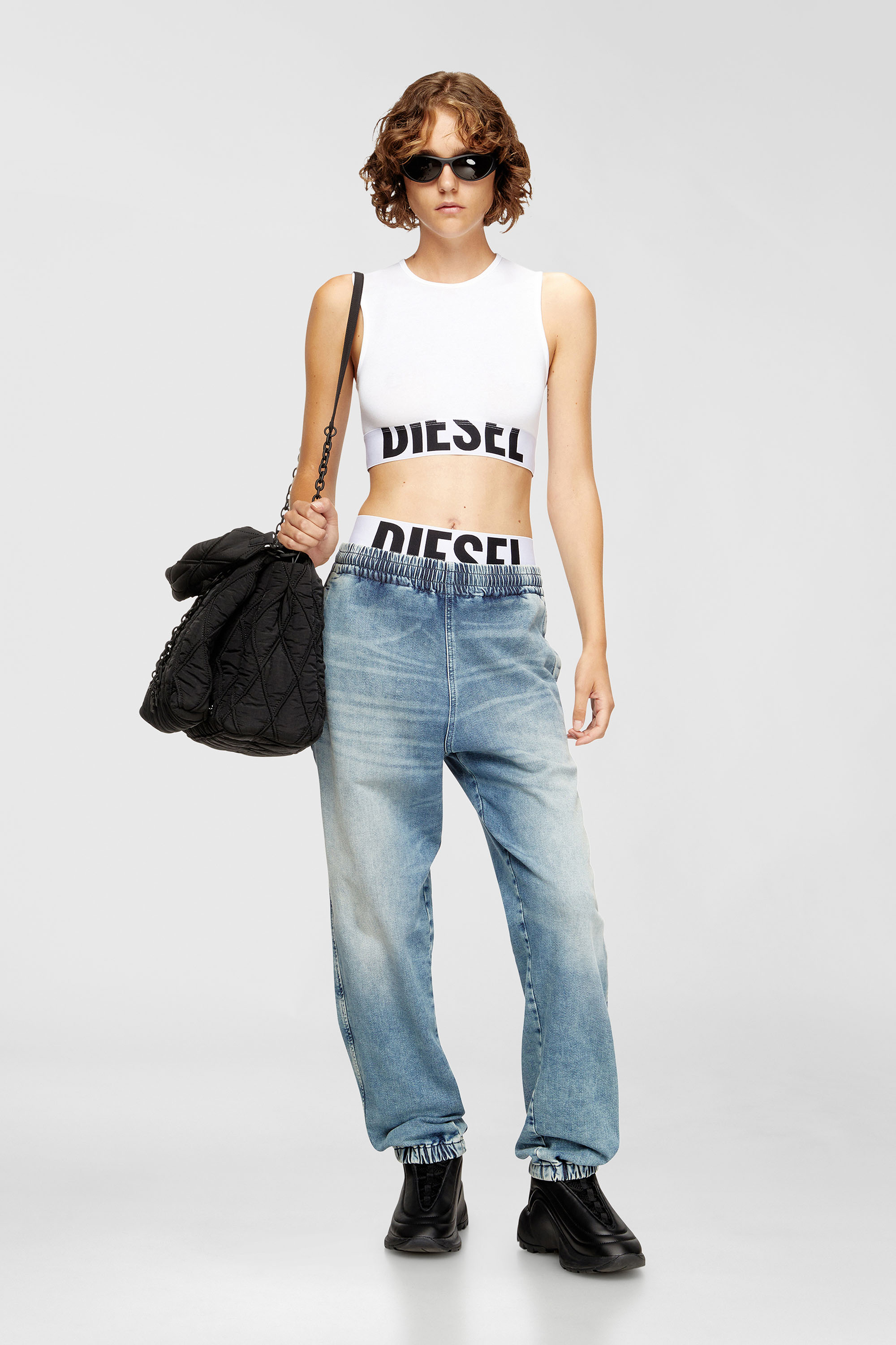 Diesel - ADA-D-POP, D&eacute;bardeur crop avec logo d&eacute;coup&eacute; Femme in Blanc - 6
