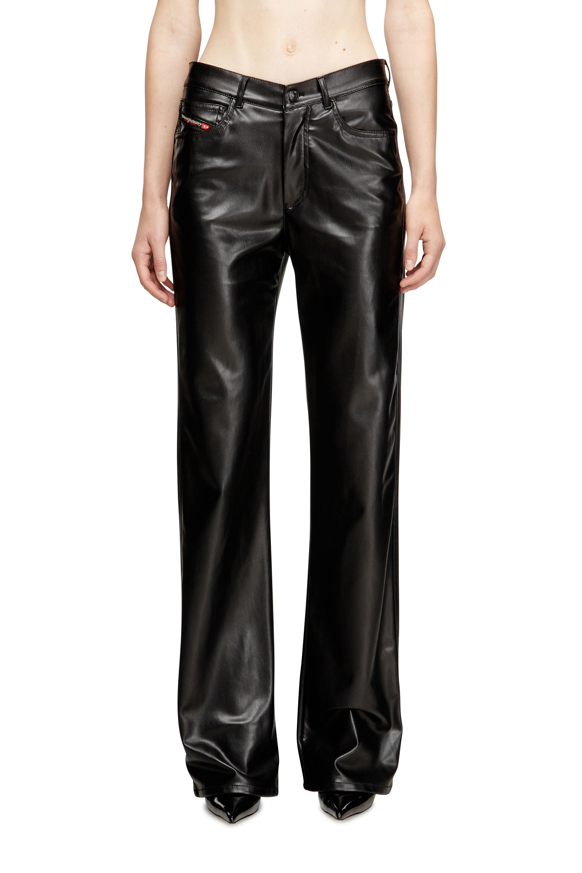 Diesel - P-LAIN, Pantalon à cinq poches en tissu enduit Femme in Noir - 1