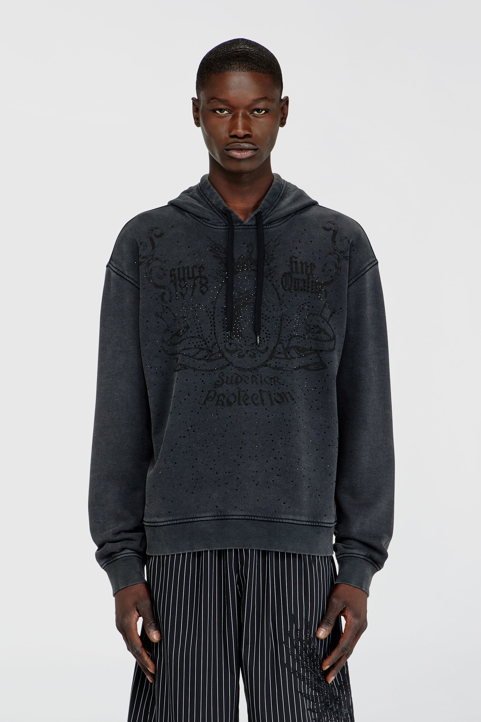 Diesel - S-NORM-HOOD-AA3, Sweat &agrave; capuche imprim&eacute; avec clous strass Homme in Gris - 1