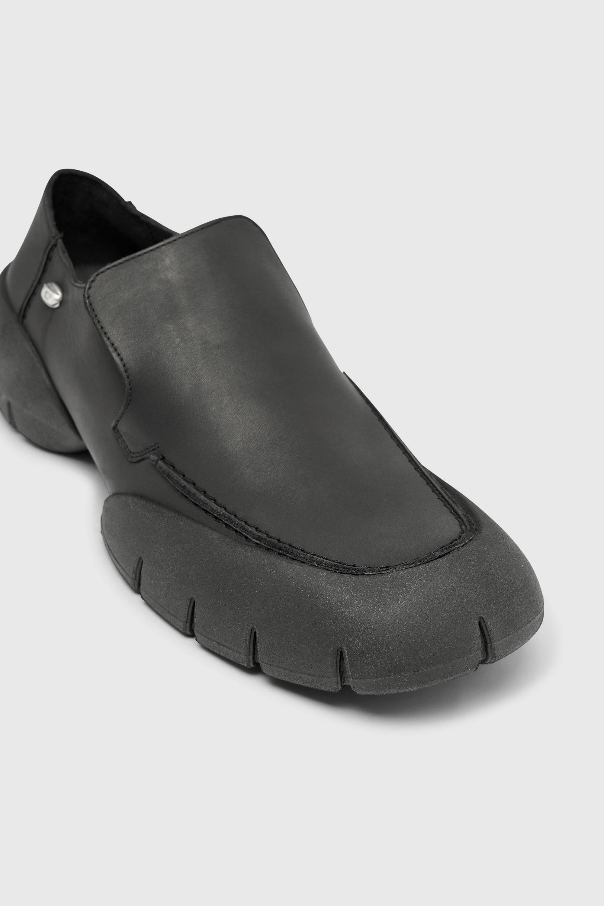 Diesel - D-MATHIEU SC, D-Mathieu-Mocassin en cuir bross&eacute; avec semelle en caoutchouc Homme in Noir - 6