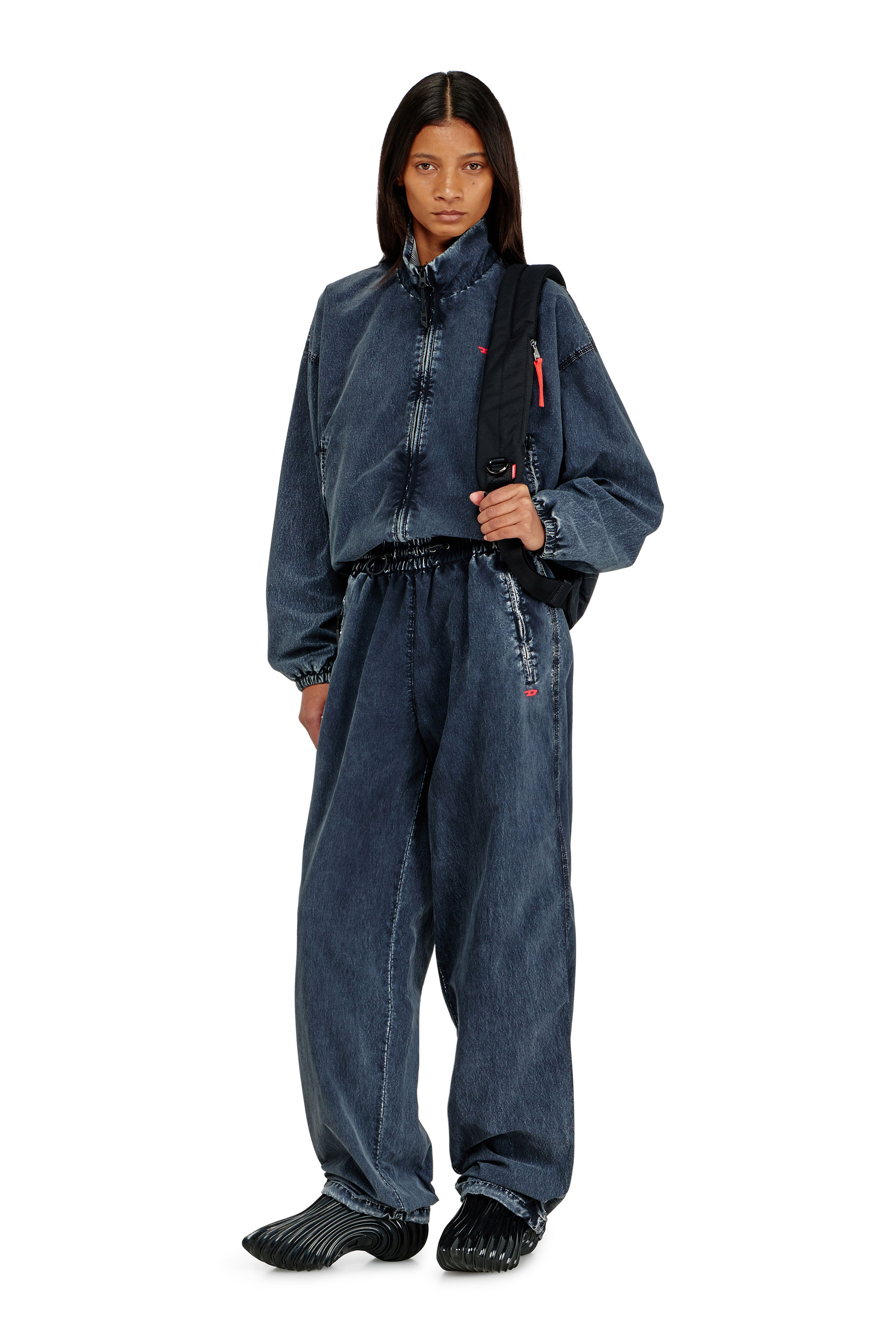 Diesel - P-APYRI, Pantalon acid-wash en nylon Taslan Femme in Bleu - 1