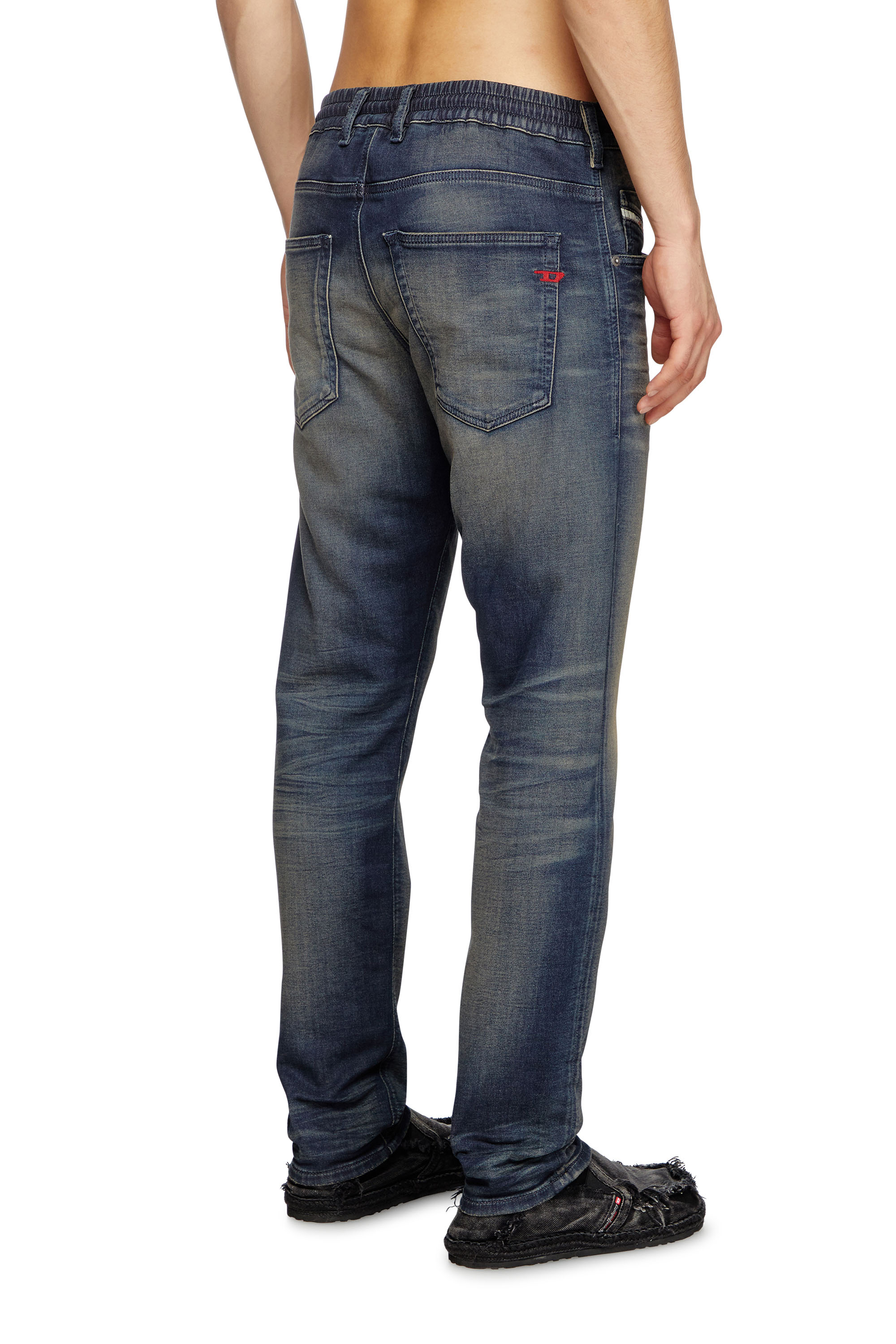 Diesel - Regular 2030 D-Krooley Joggjeans® 068PM Homme, Bleu Foncé - Image 2