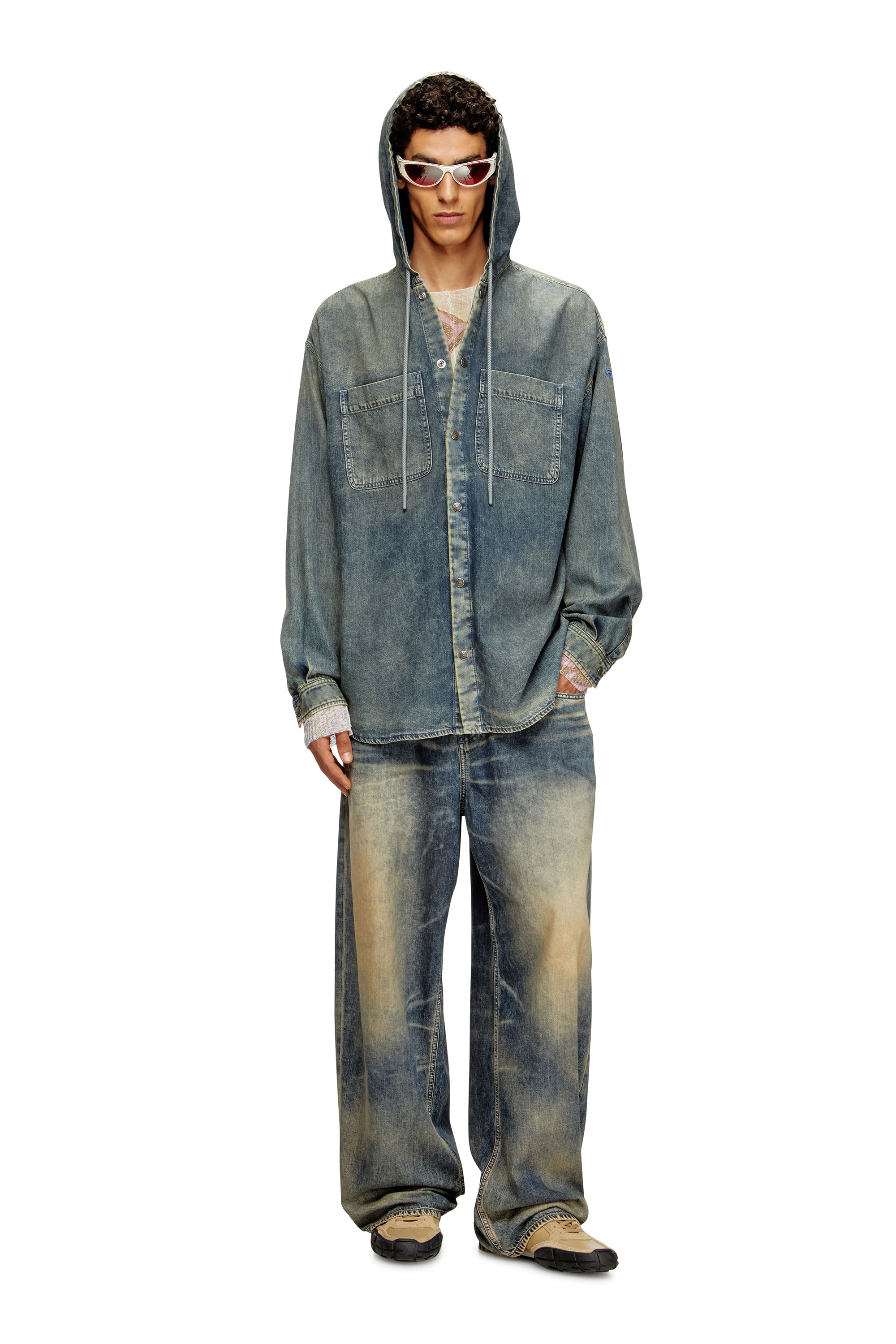 Diesel - D-DEWNY-HOOD-S2, Surchemise en denim marbré enduit Homme in Bleu - 2