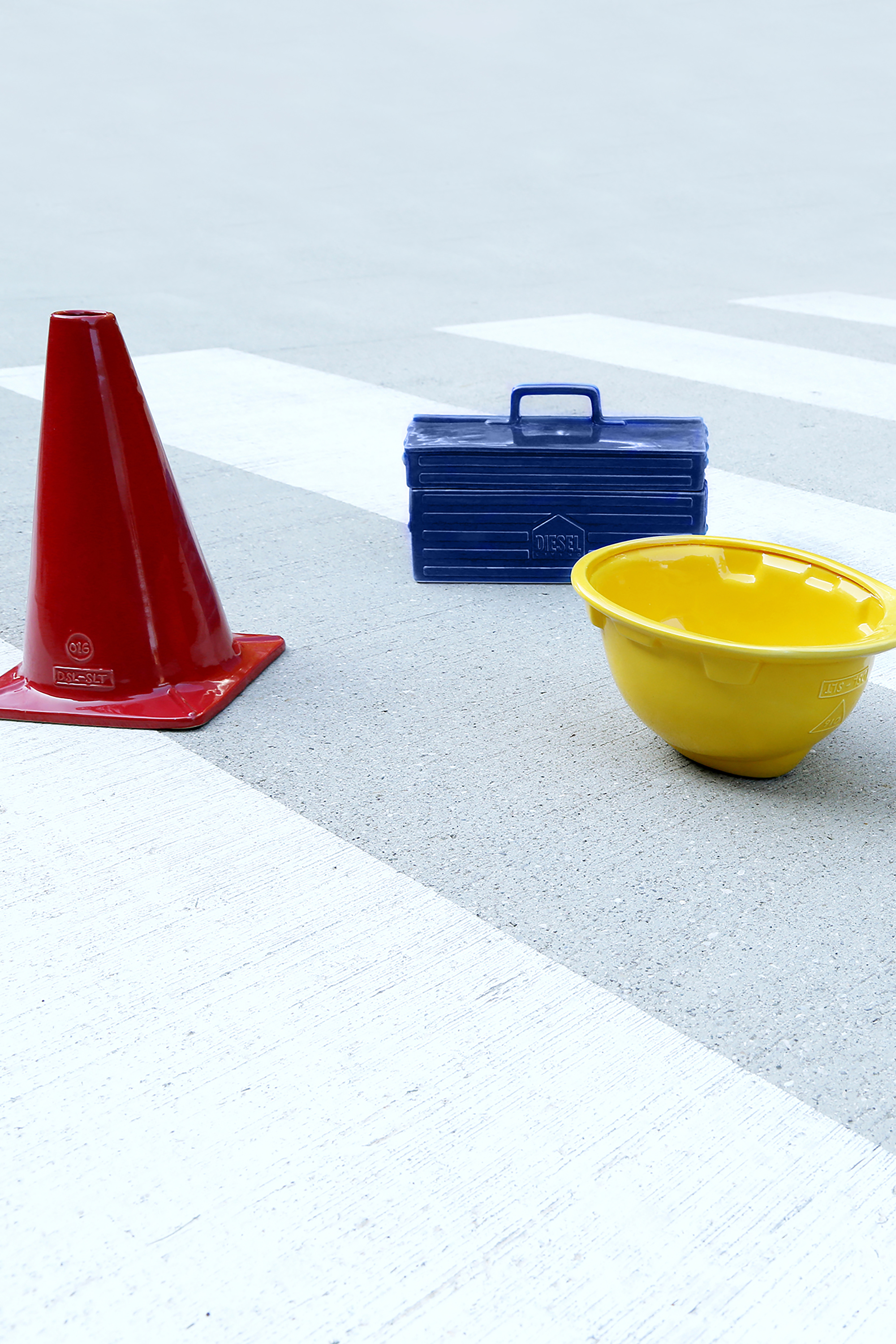 Diesel - 11057 WORK IS OVER, Récipient en porcelaine jaune Mixte in Jaune - 4