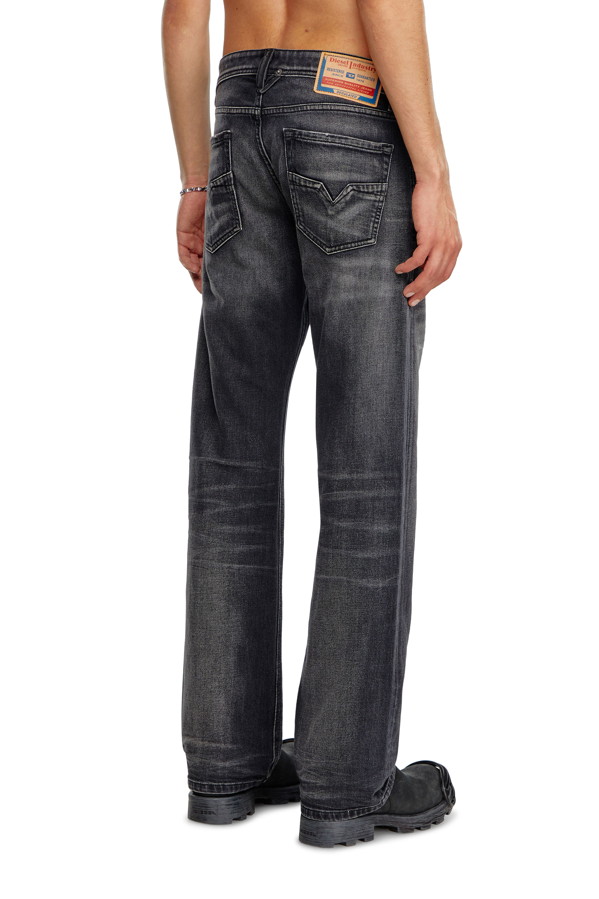 Diesel - Regular Jeans 1985 Larkee 09J65 Homme, Noir/Gris foncé - Image 4
