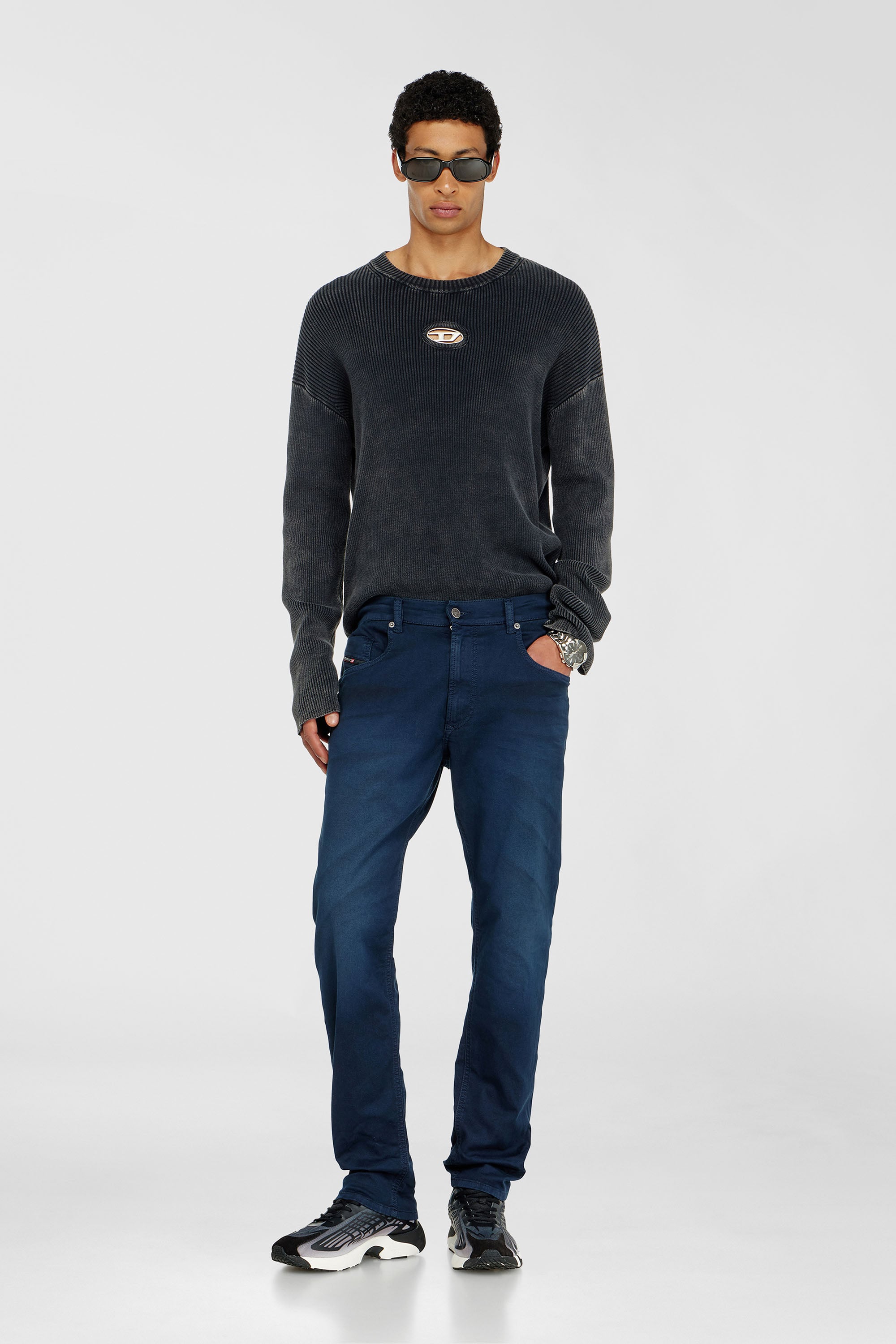 Diesel - Regular 2032 D-Krooley-BW Joggjeans&reg; 0670M Homme, Bleu Fonc&eacute; - Image 2