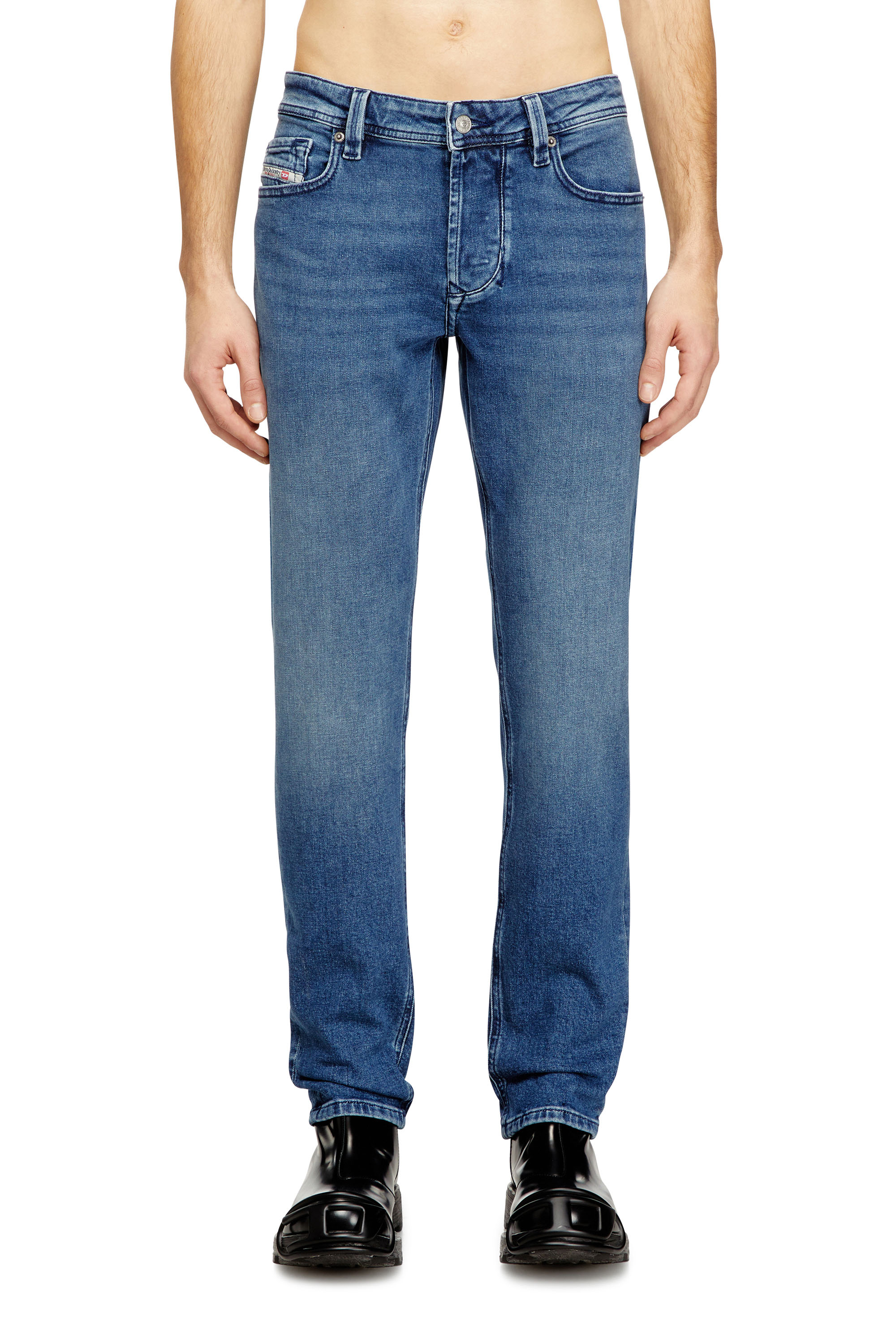 Diesel - Regular Jeans 1986 Larkee-Beex 0ADBA Homme, Bleu moyen - Image 1