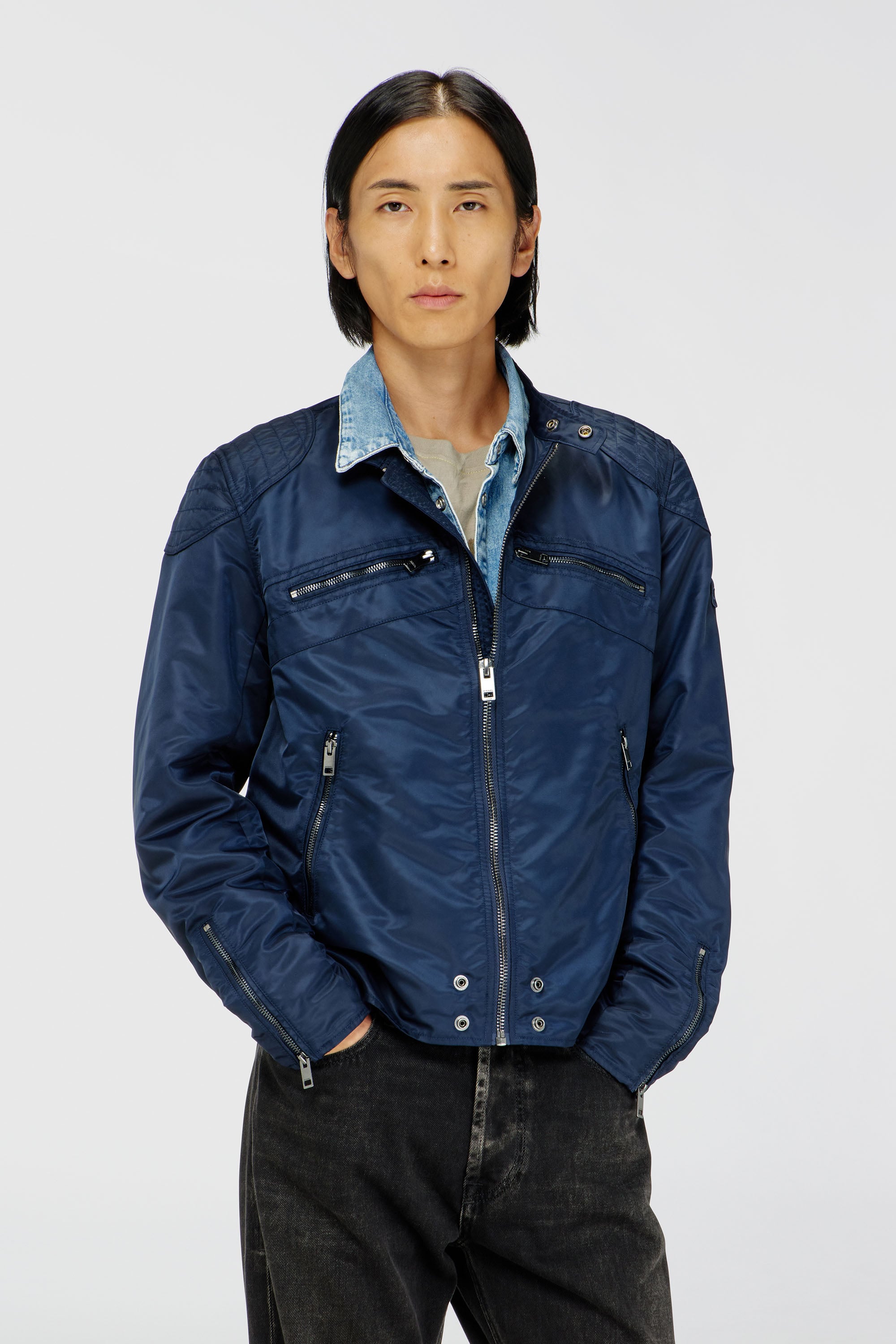 Diesel - J-GLORY-T92, Veste en nylon avec &eacute;paules matelass&eacute;es et poches zipp&eacute;es Homme in Bleu - 1